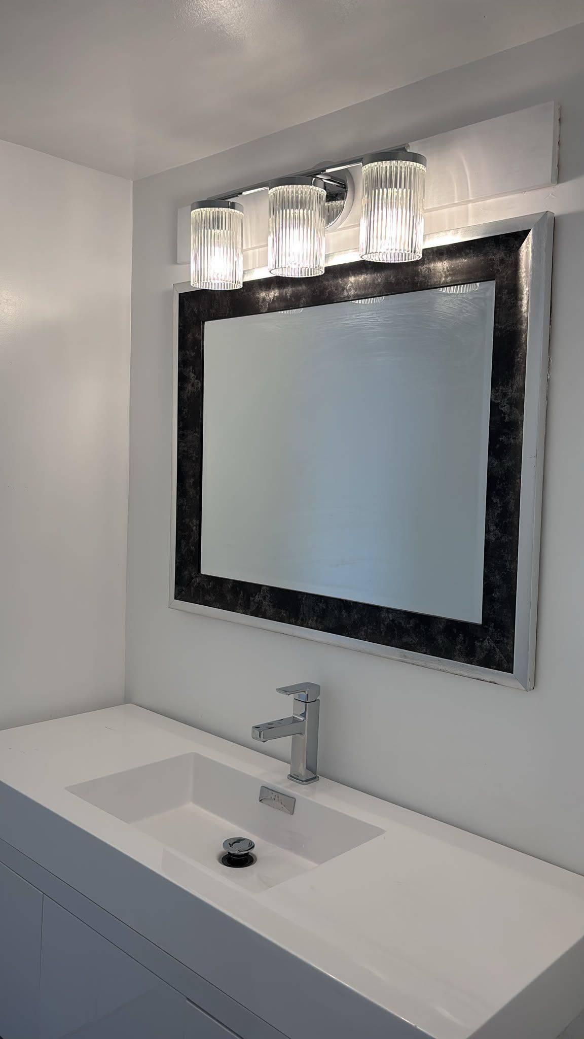 85 Emmett AVE #1810, Toronto W04, ON M6M 5A2