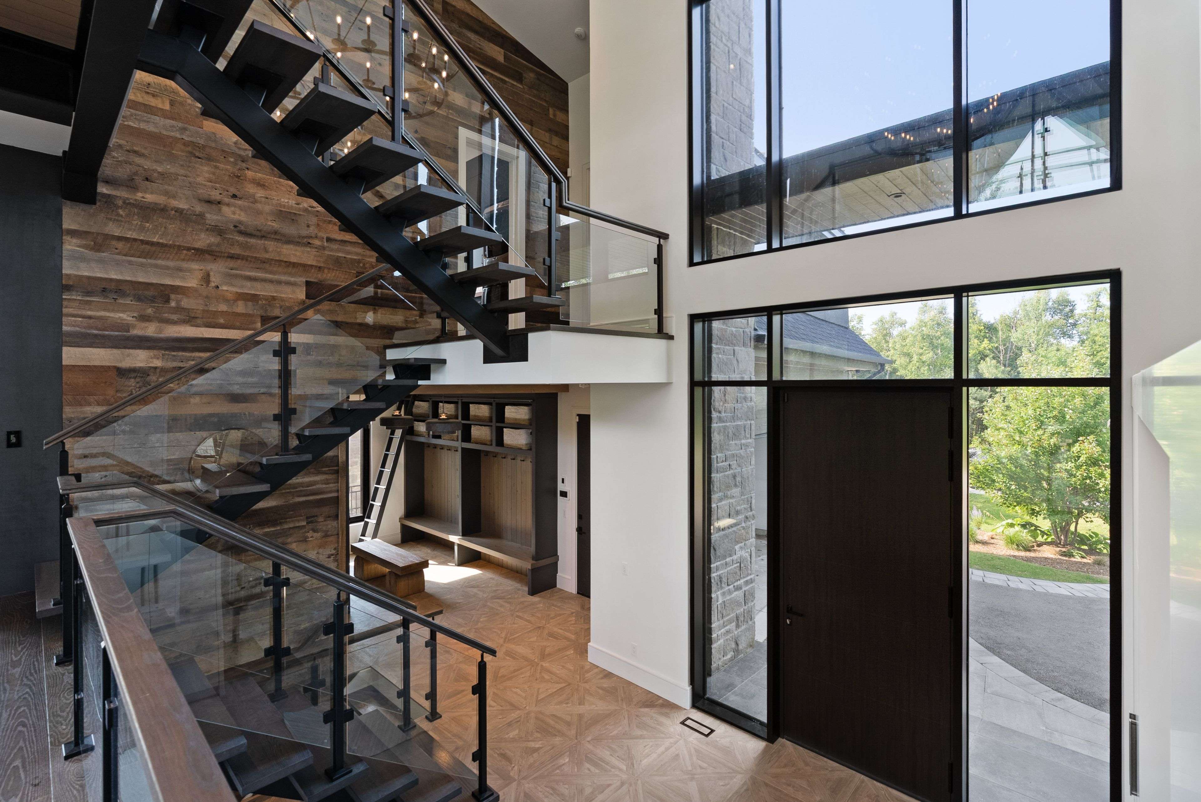 152 Delphi LN, Blue Mountains, ON N0H 1J0