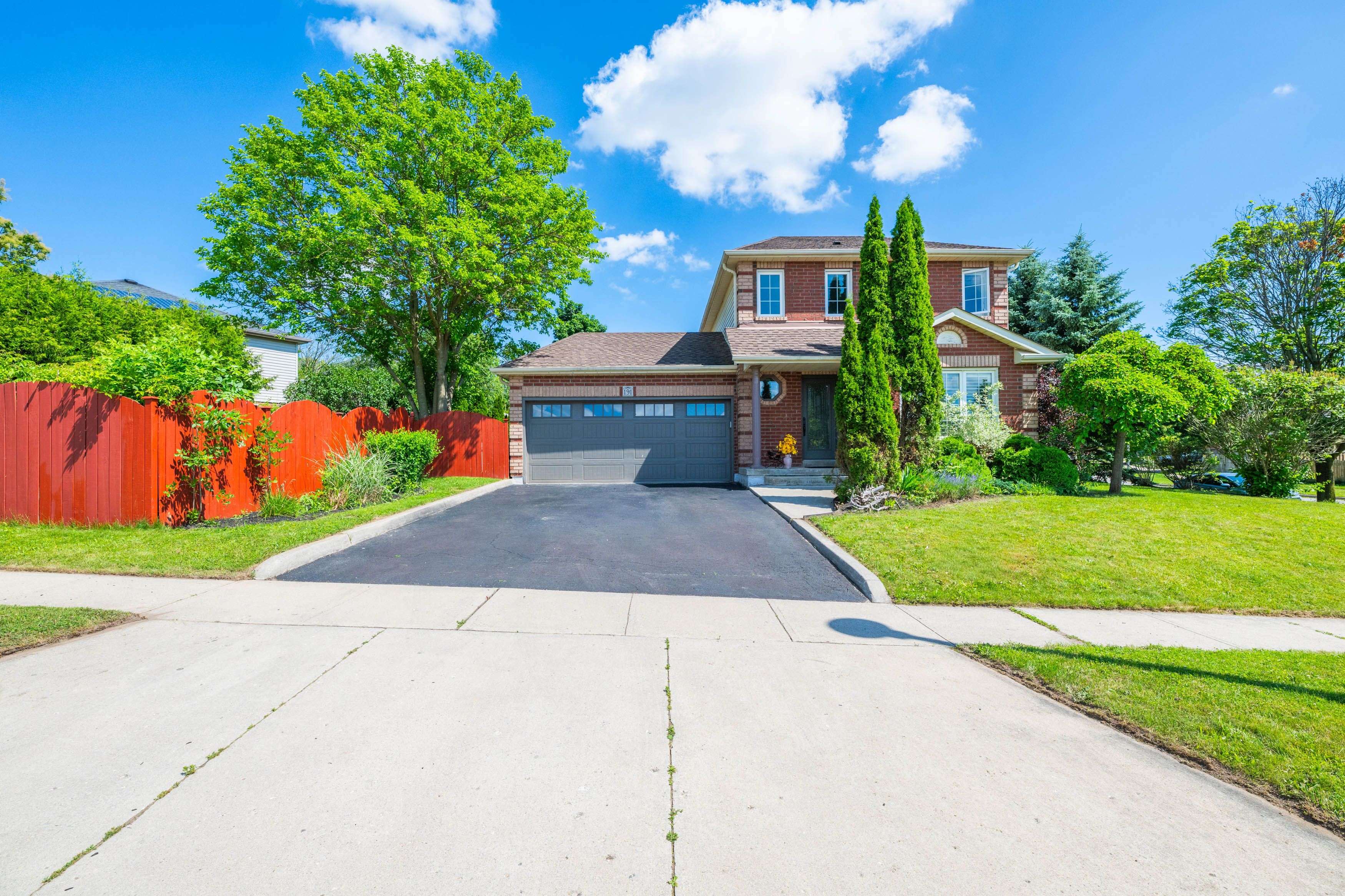 191 Stirling Macgregor DR, Cambridge, ON N1S 4Z8