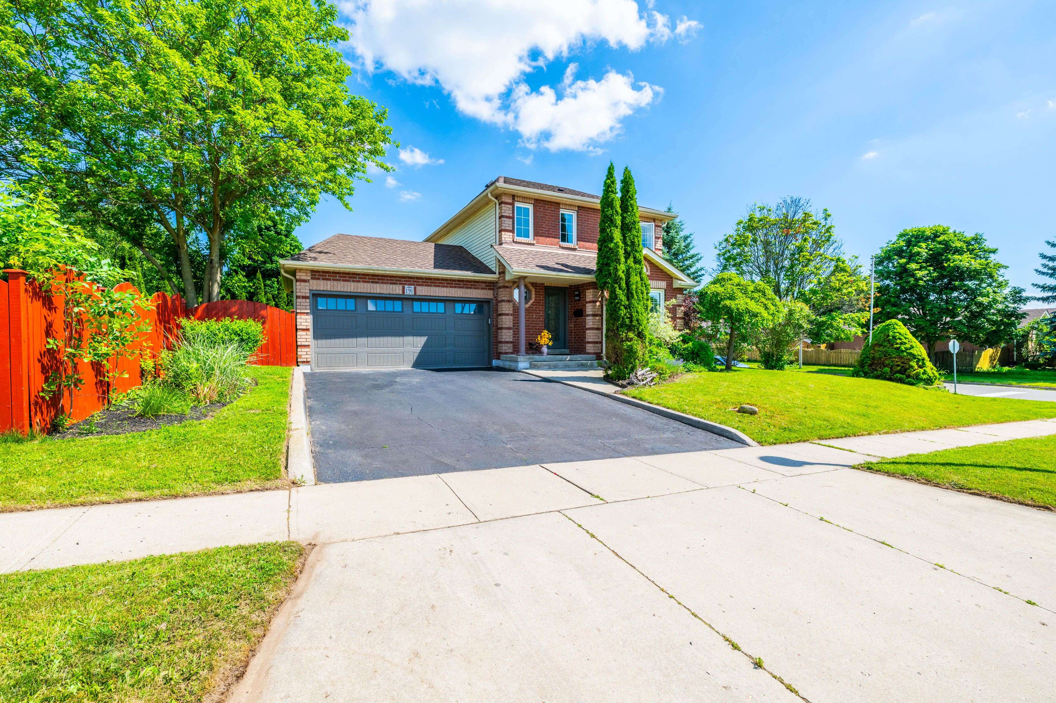 191 Stirling Macgregor DR, Cambridge, ON N1S 4Z8