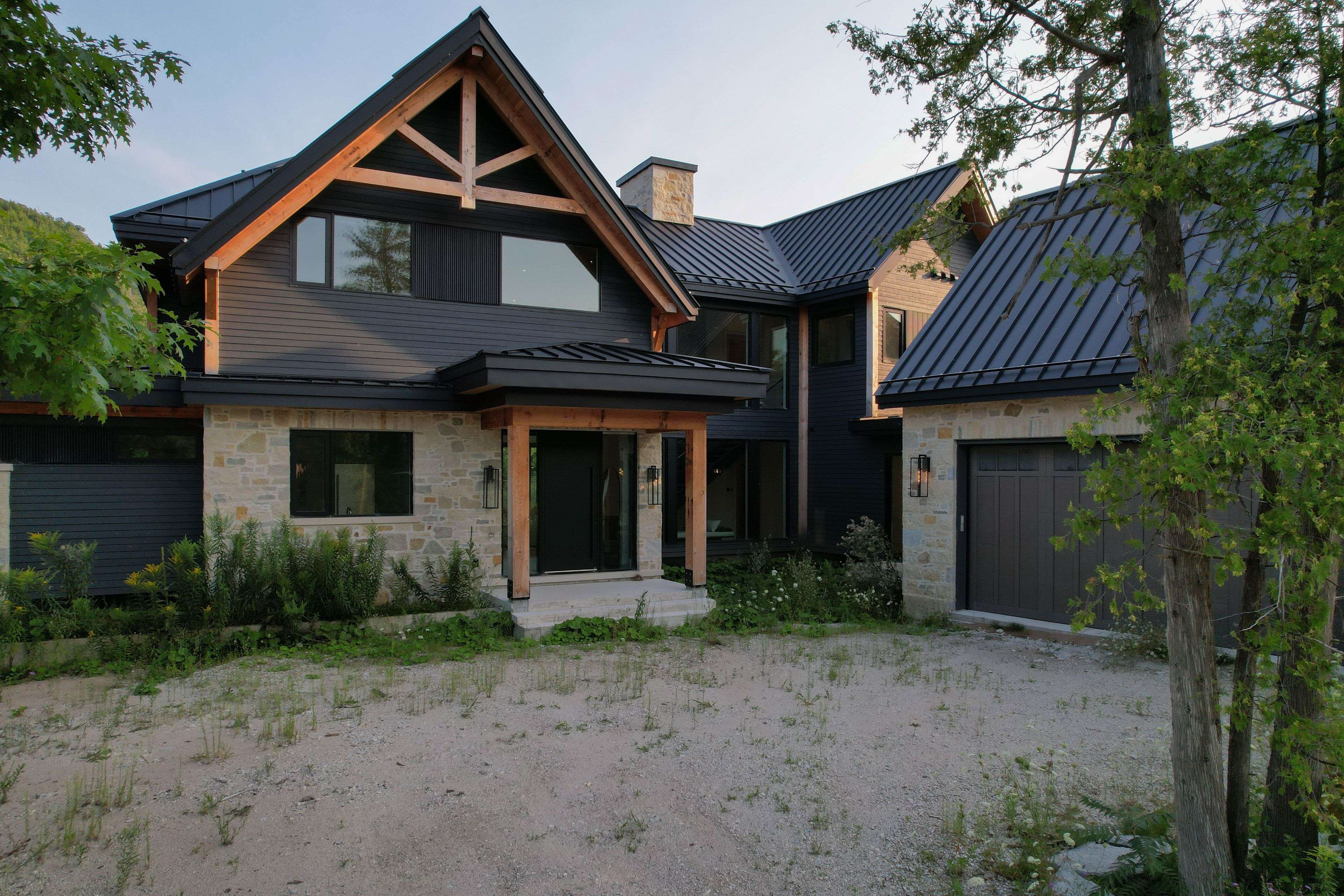 150 Delphi LN, Blue Mountains, ON N0H 1J0