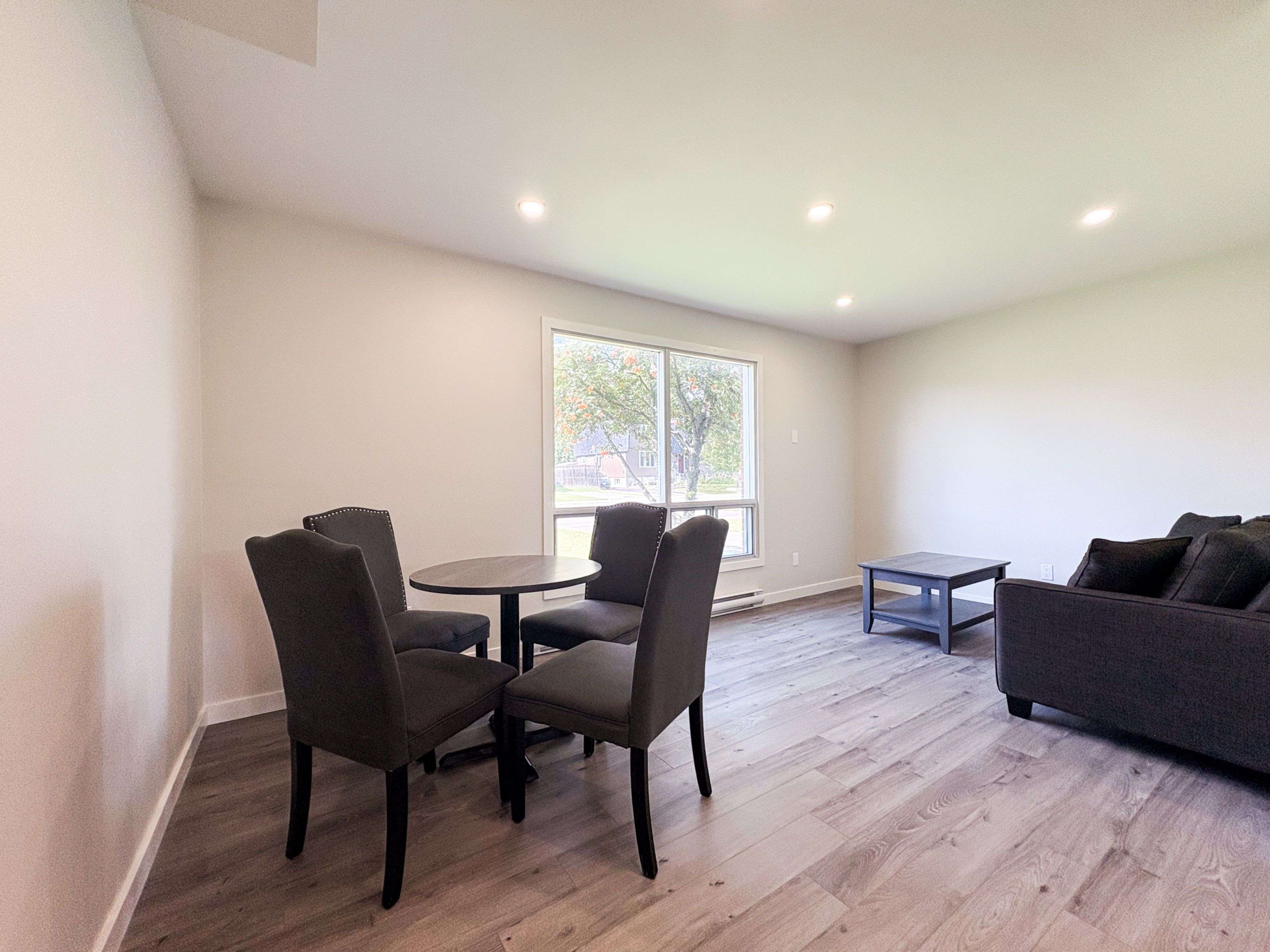 344 Pattie DR, Carleton Place, ON K7C 2G3