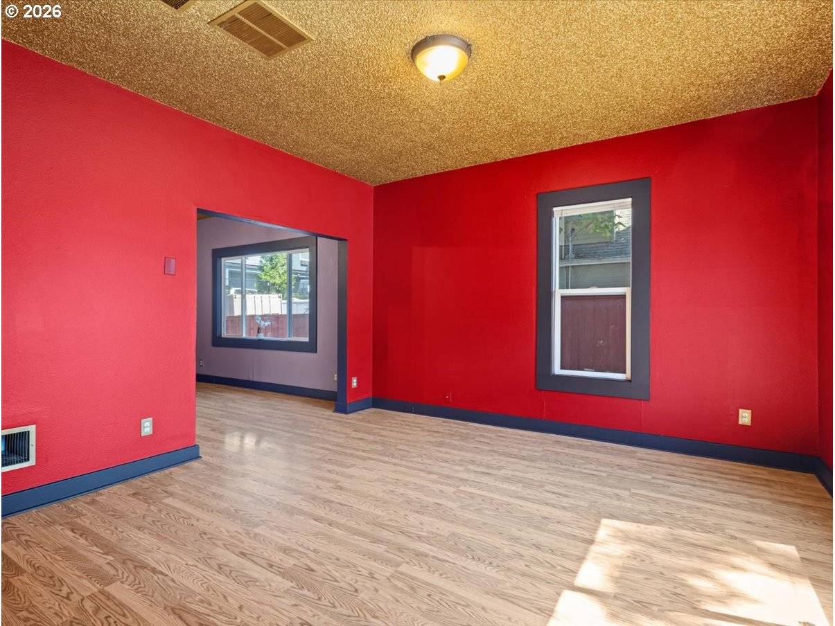 1108 W 14TH ST, Vancouver, WA 98660