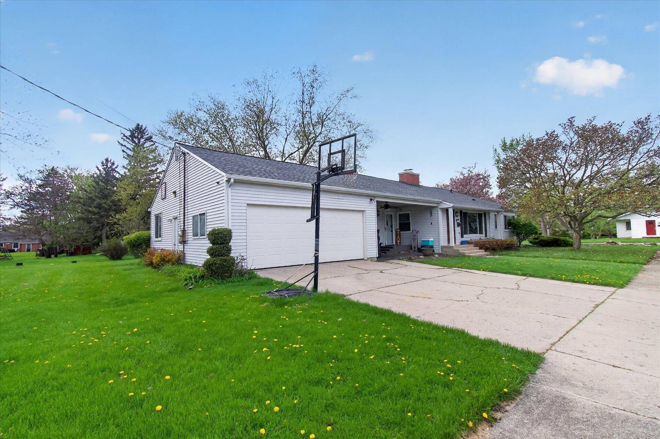 535 Yale AVE, Alma, MI 48801
