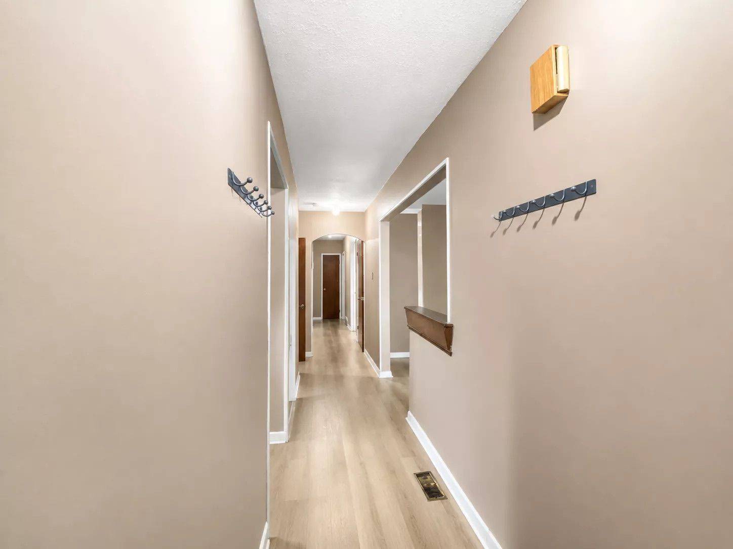 75 Pynford CRES #upper, Toronto C13, ON M3A 1W7