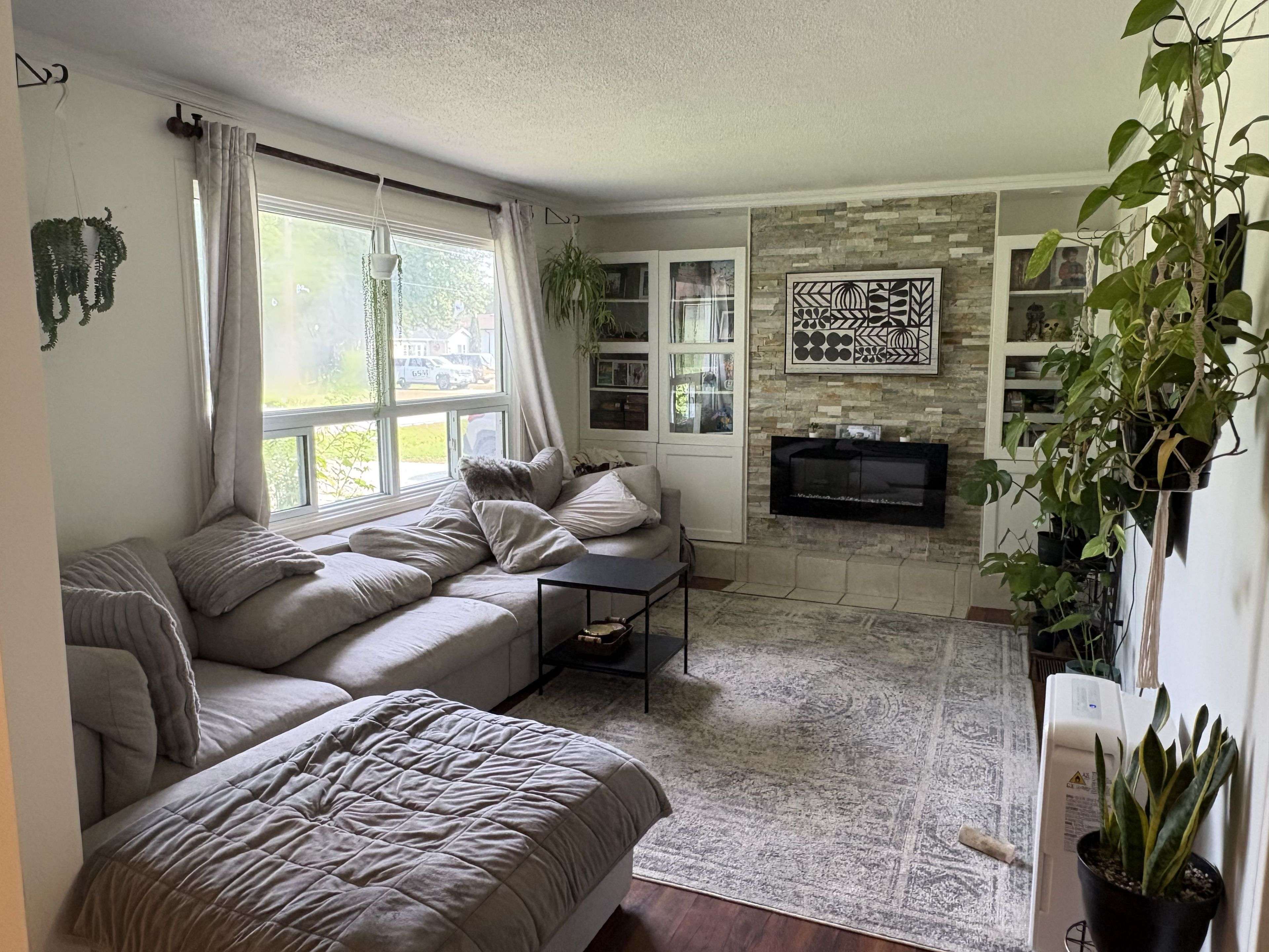 365 Irene DR, Georgina, ON L4P 3B3