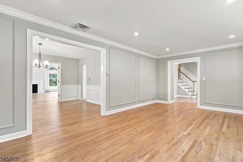 23 Beech Dr, Morris Plains Boro, NJ 07950