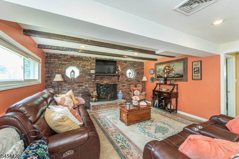 320 Horseneck Rd, Fairfield Twp., NJ 07004