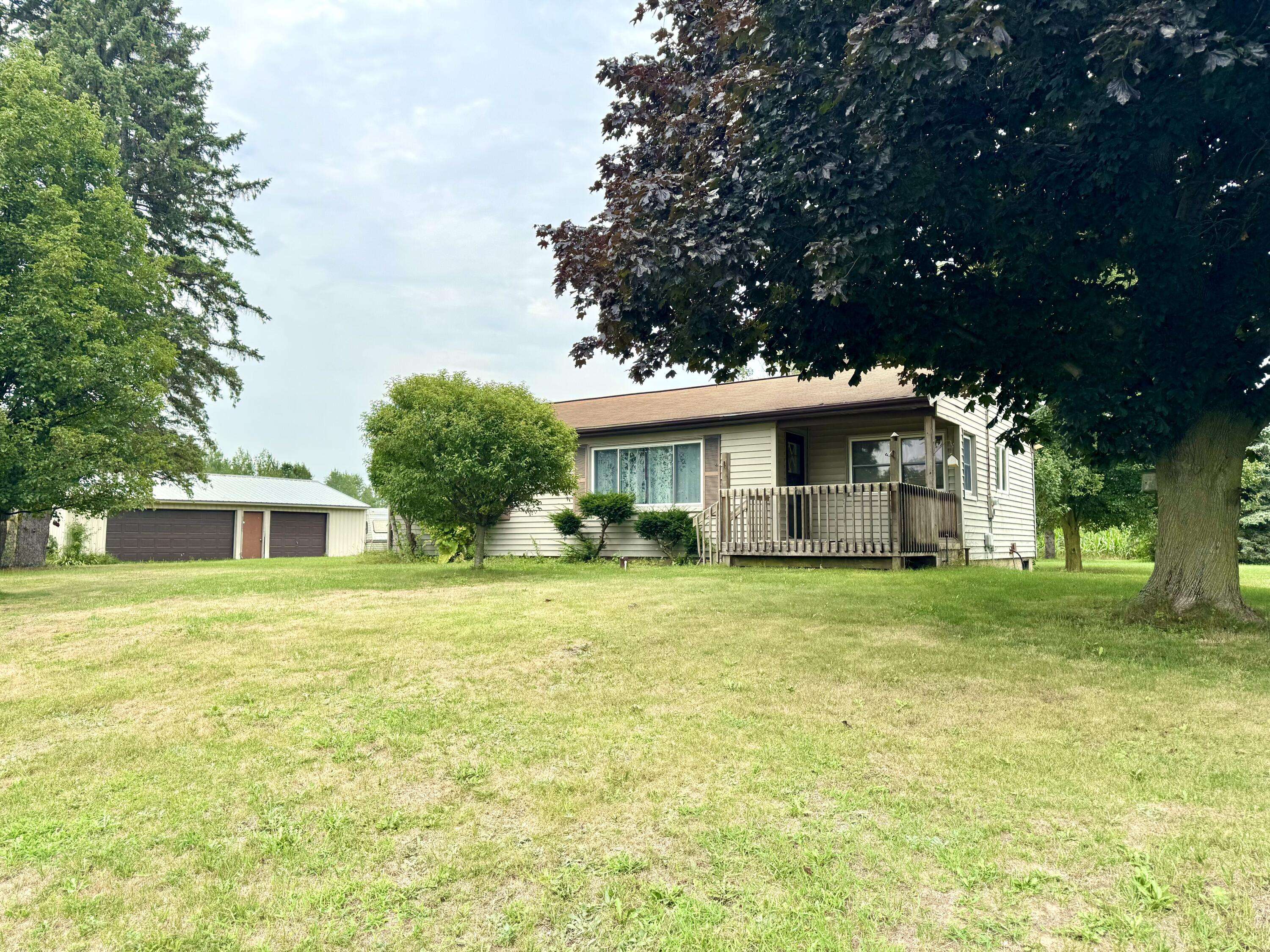 6352 Gavin Lake AVE NE, Grattan Twp, MI 49341