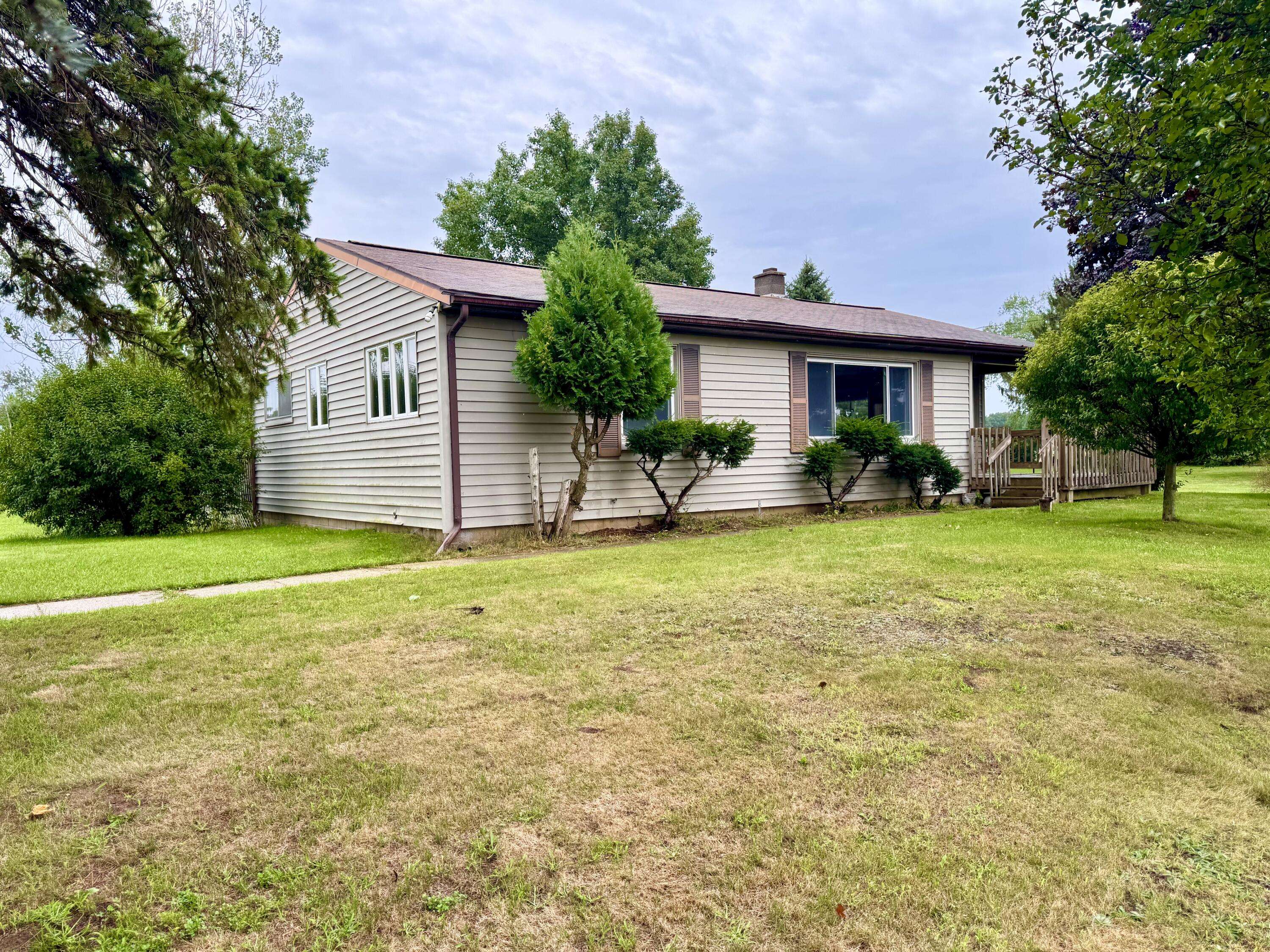 6352 Gavin Lake AVE NE, Grattan Twp, MI 49341