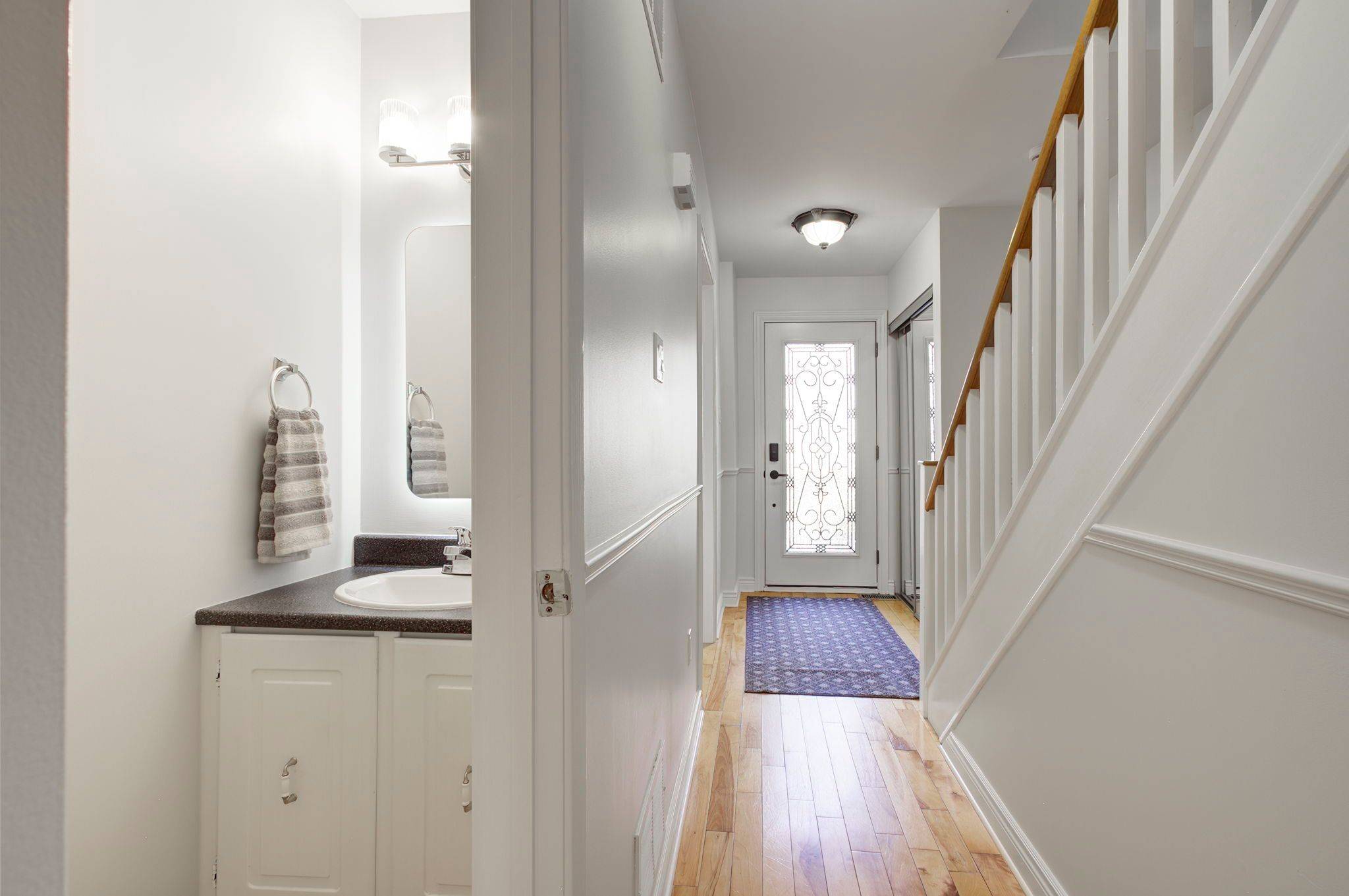 336 Queen ST S #14, Mississauga, ON L5M 1M2