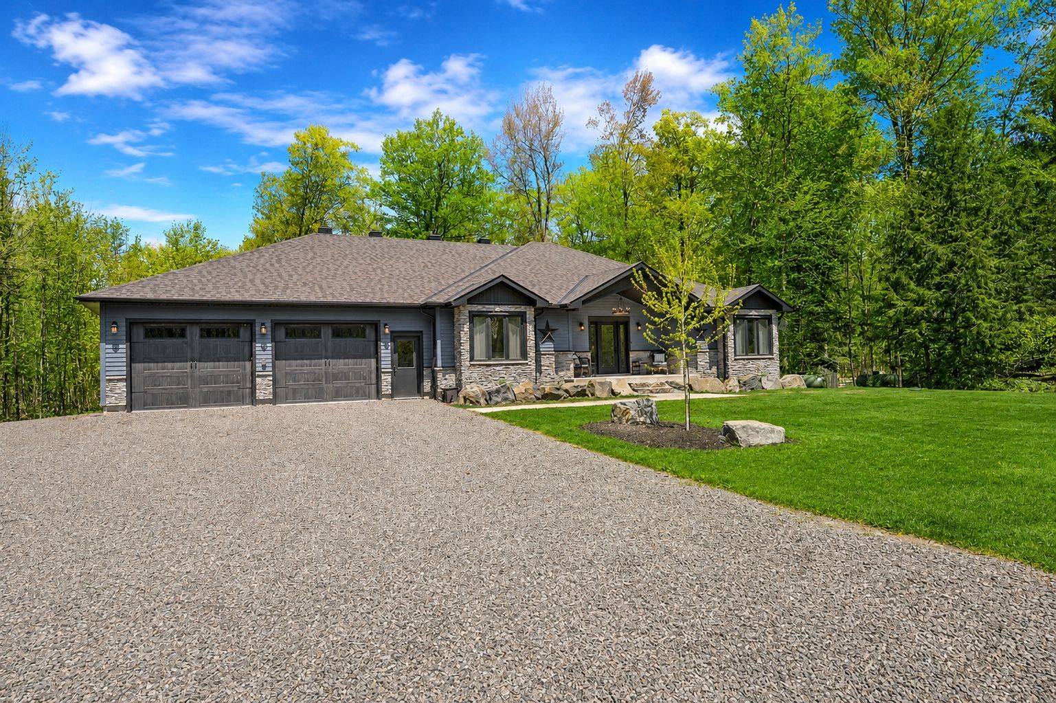 1068 Xavier ST, Gravenhurst, ON P0E 1G0