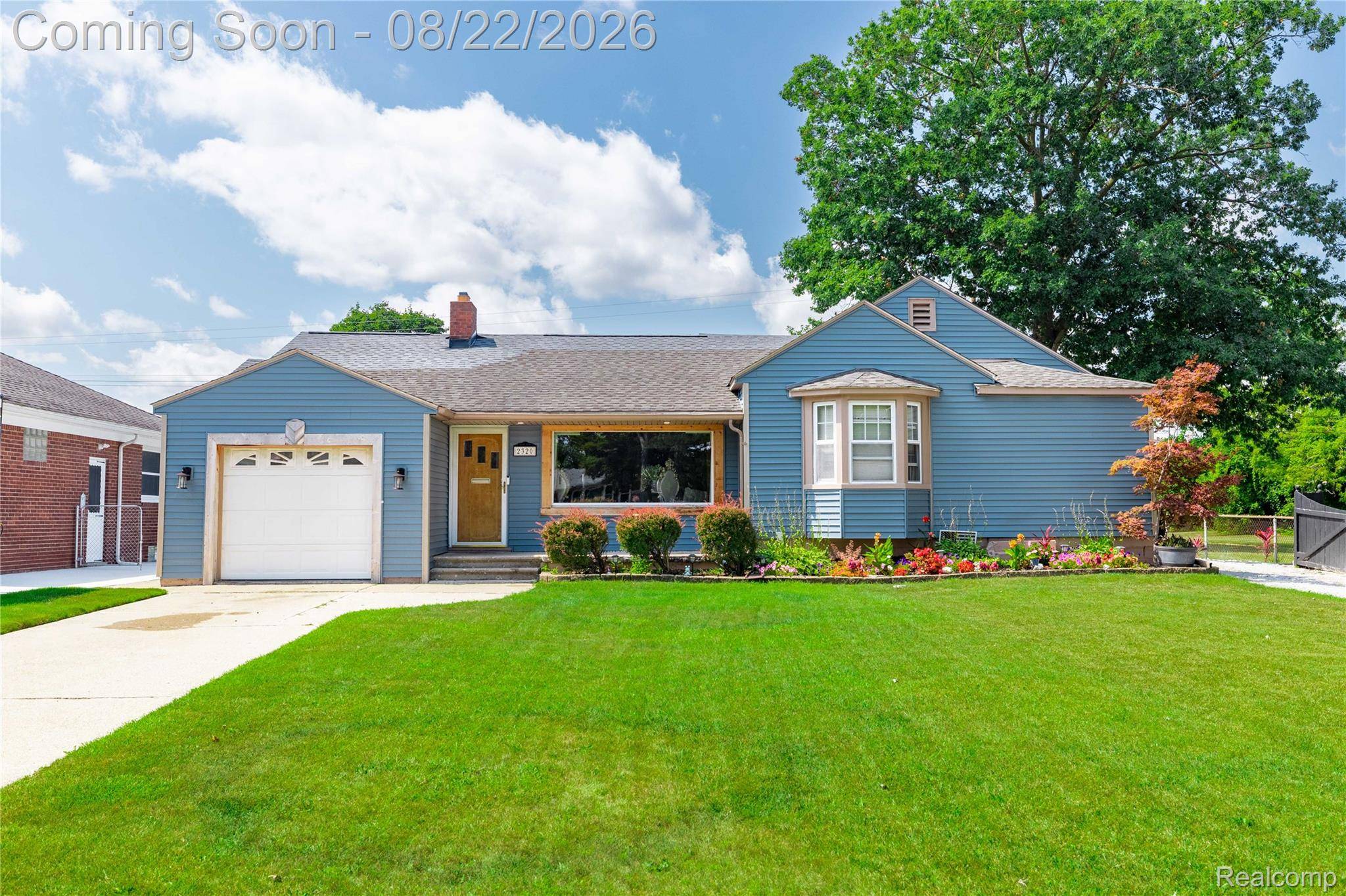 2320 Grange RD, Trenton, MI 48183