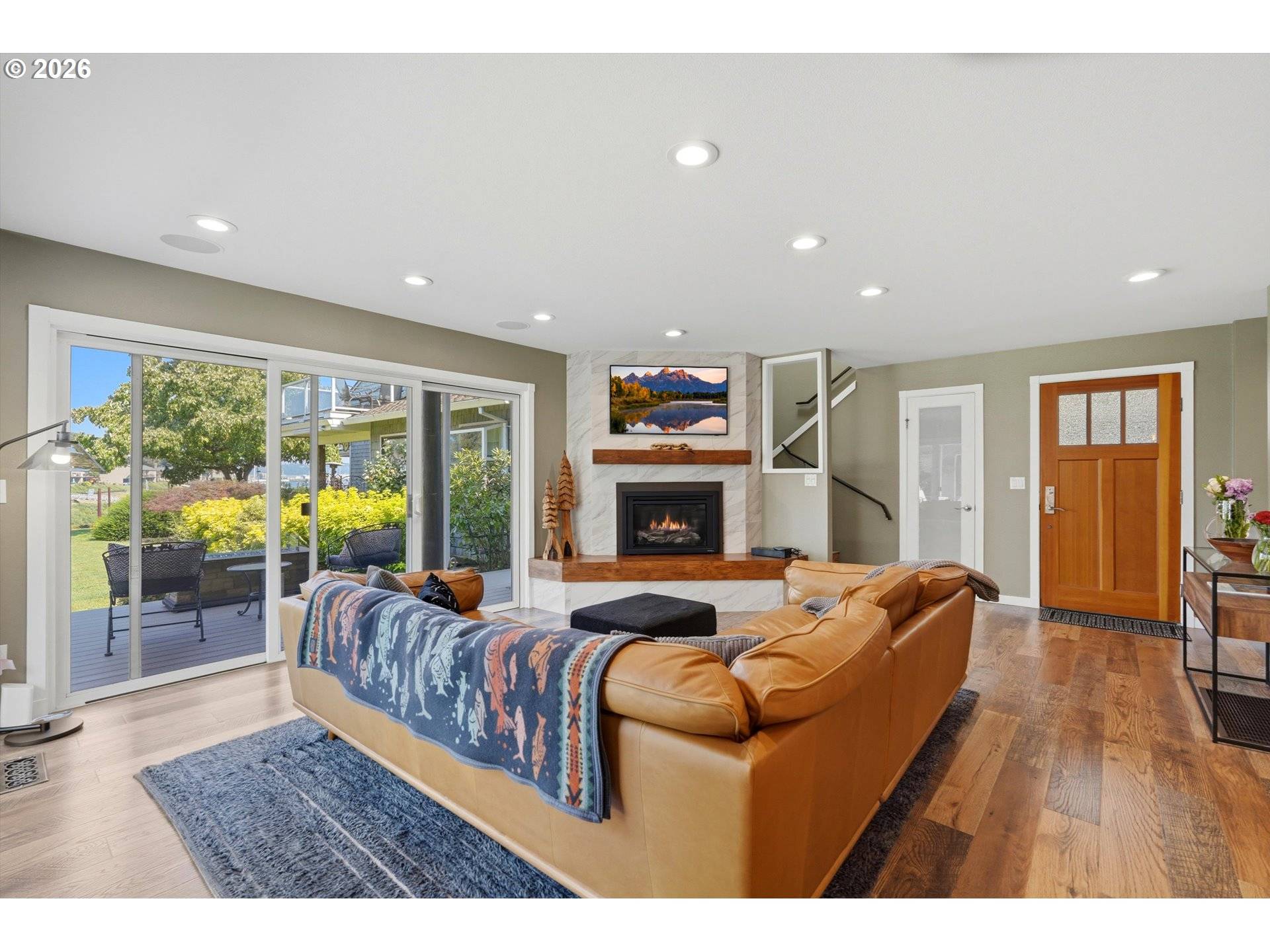 627 N TOMAHAWK ISLAND DR, Portland, OR 97217