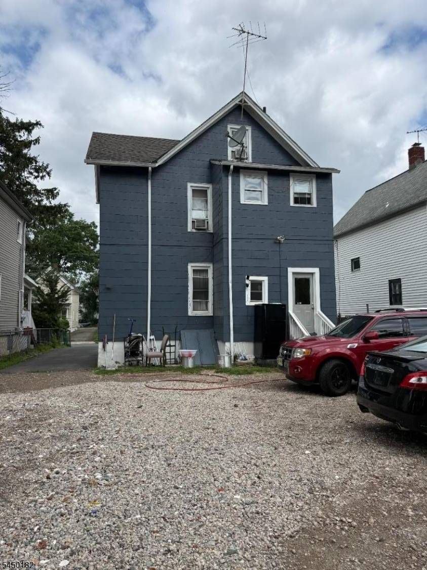 725 W 3rd St, Plainfield City, NJ 07060