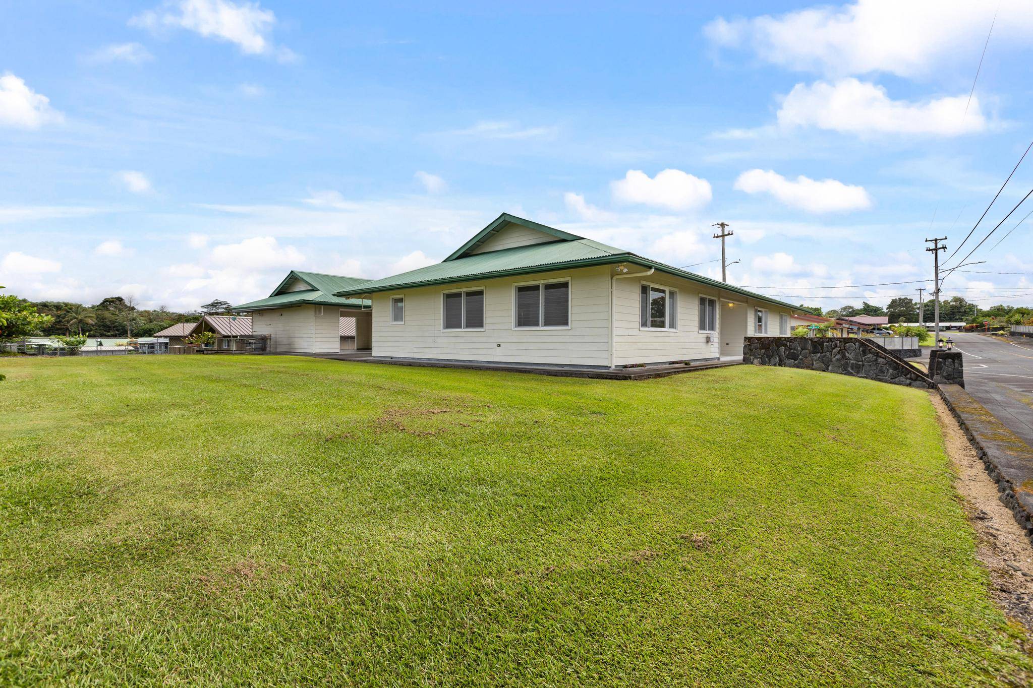 121 MAKA HINU ST, Hilo, HI 96720
