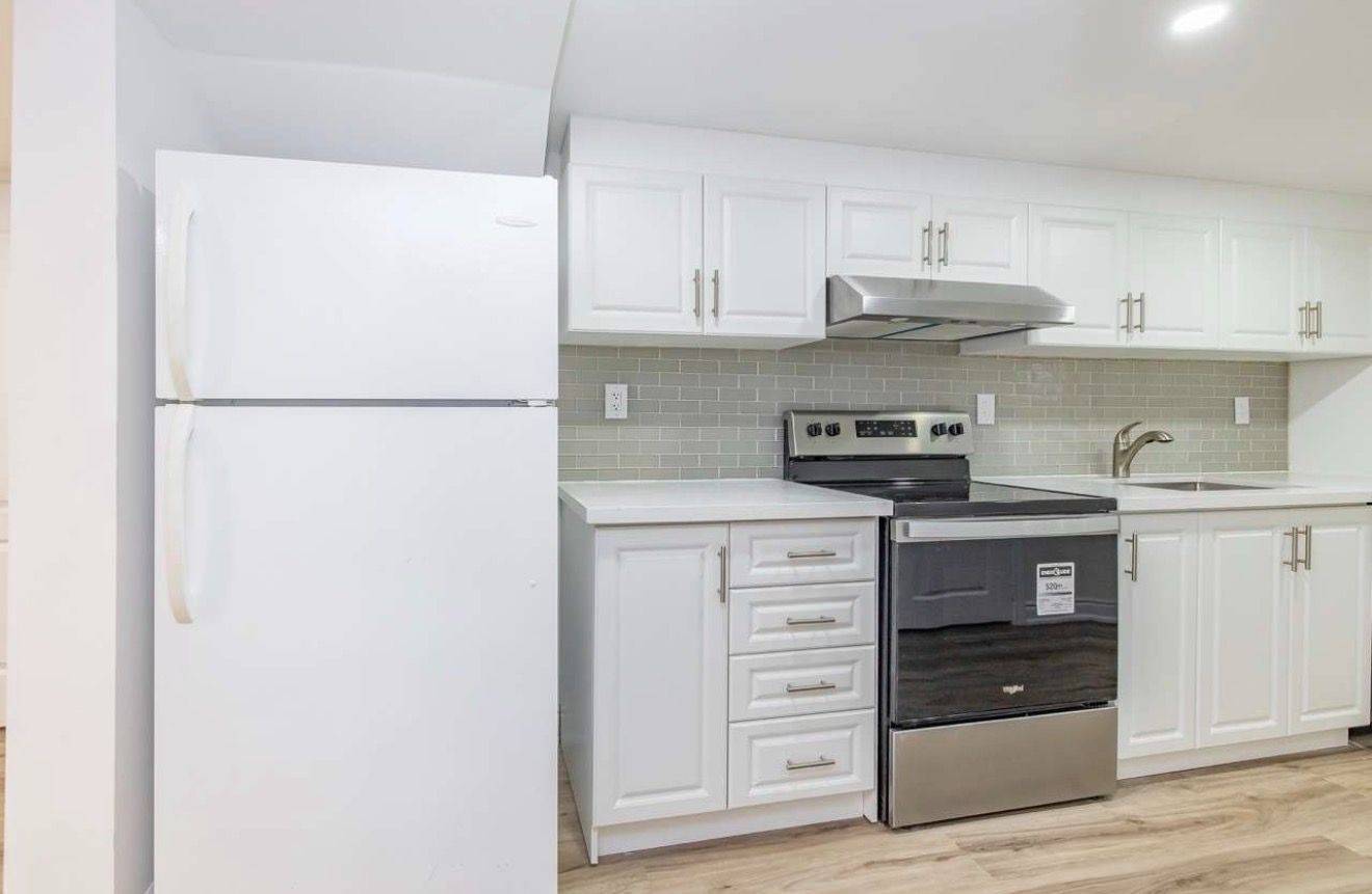 9 Melville CRES ##Lower, Brampton, ON L6W 2S3