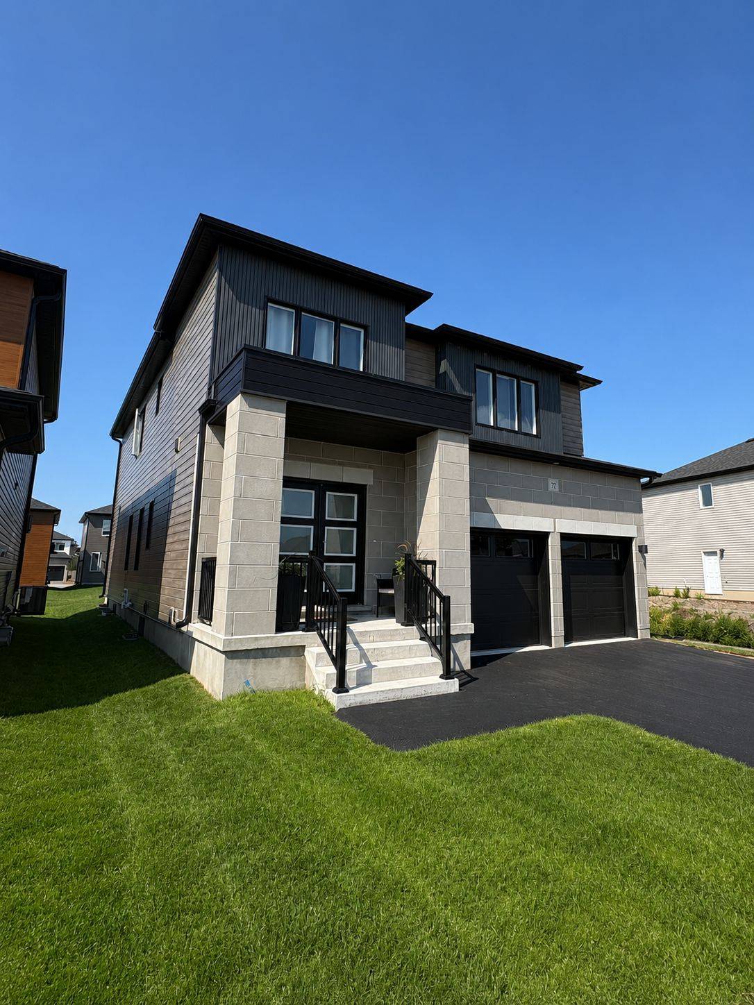 72 Dusenbury DR, Loyalist, ON K0H 2H0
