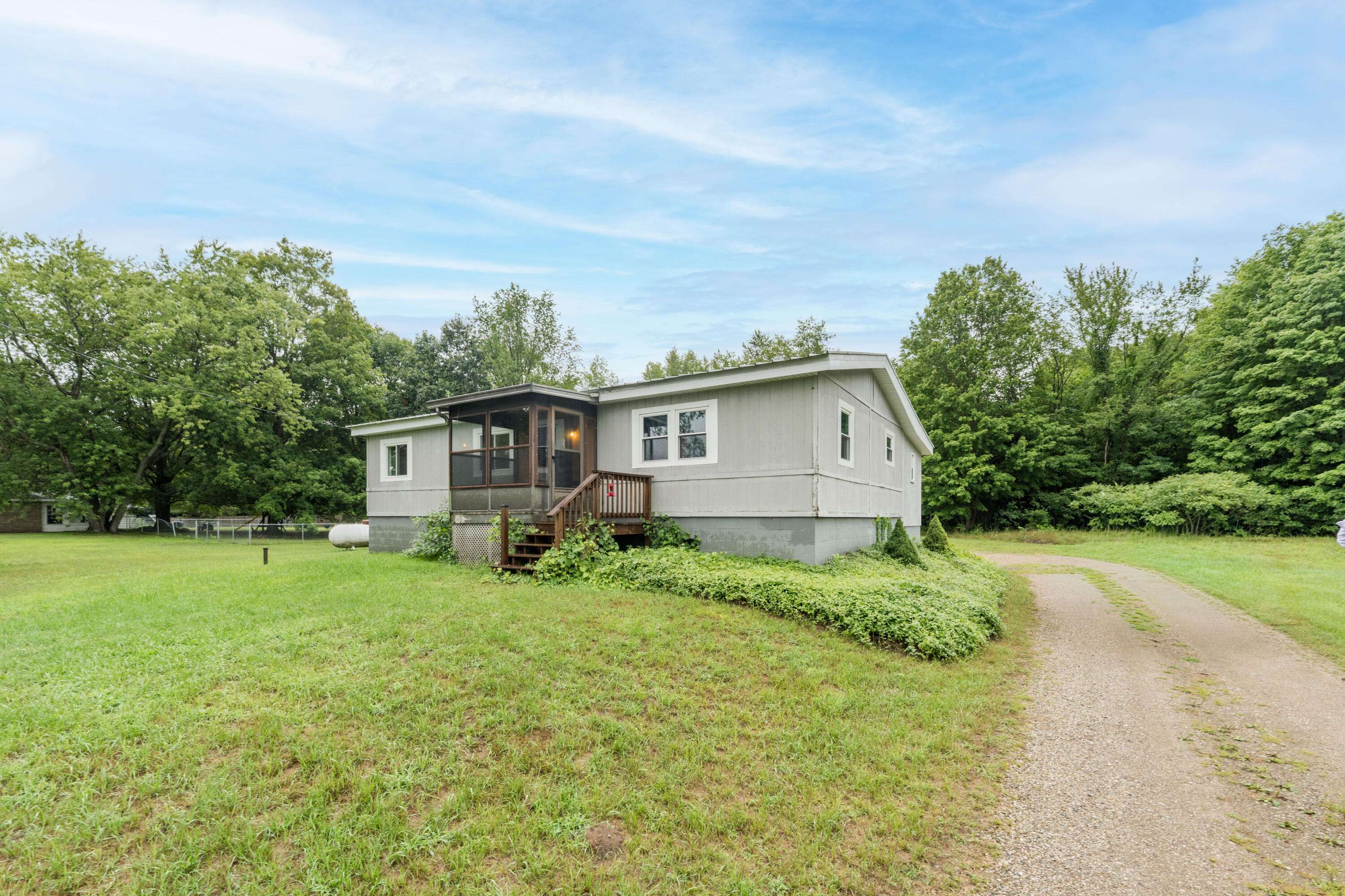 67720 M-43, Geneva Twp, MI 49090