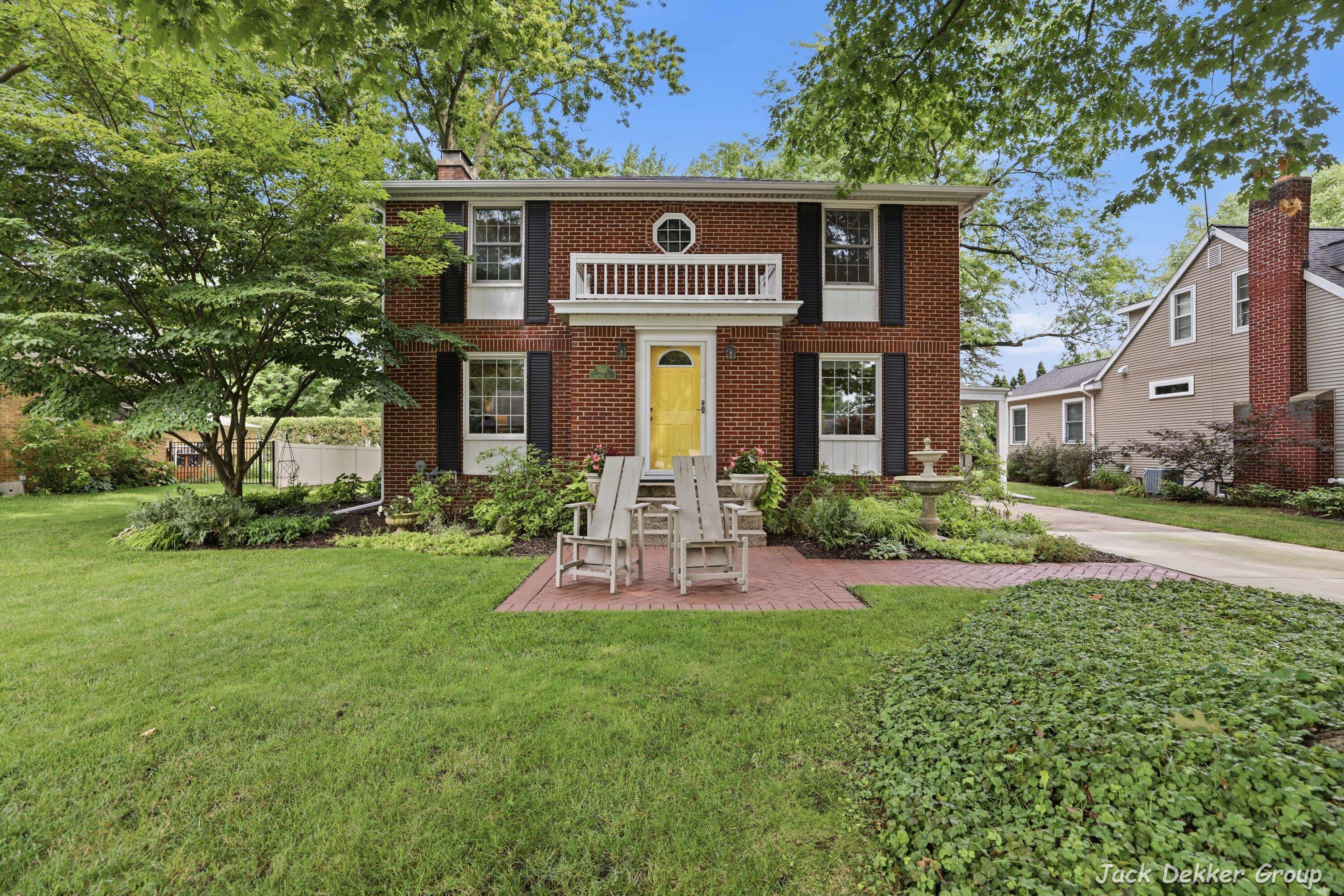 445 W Lawrence AVE, Zeeland City, MI 49464