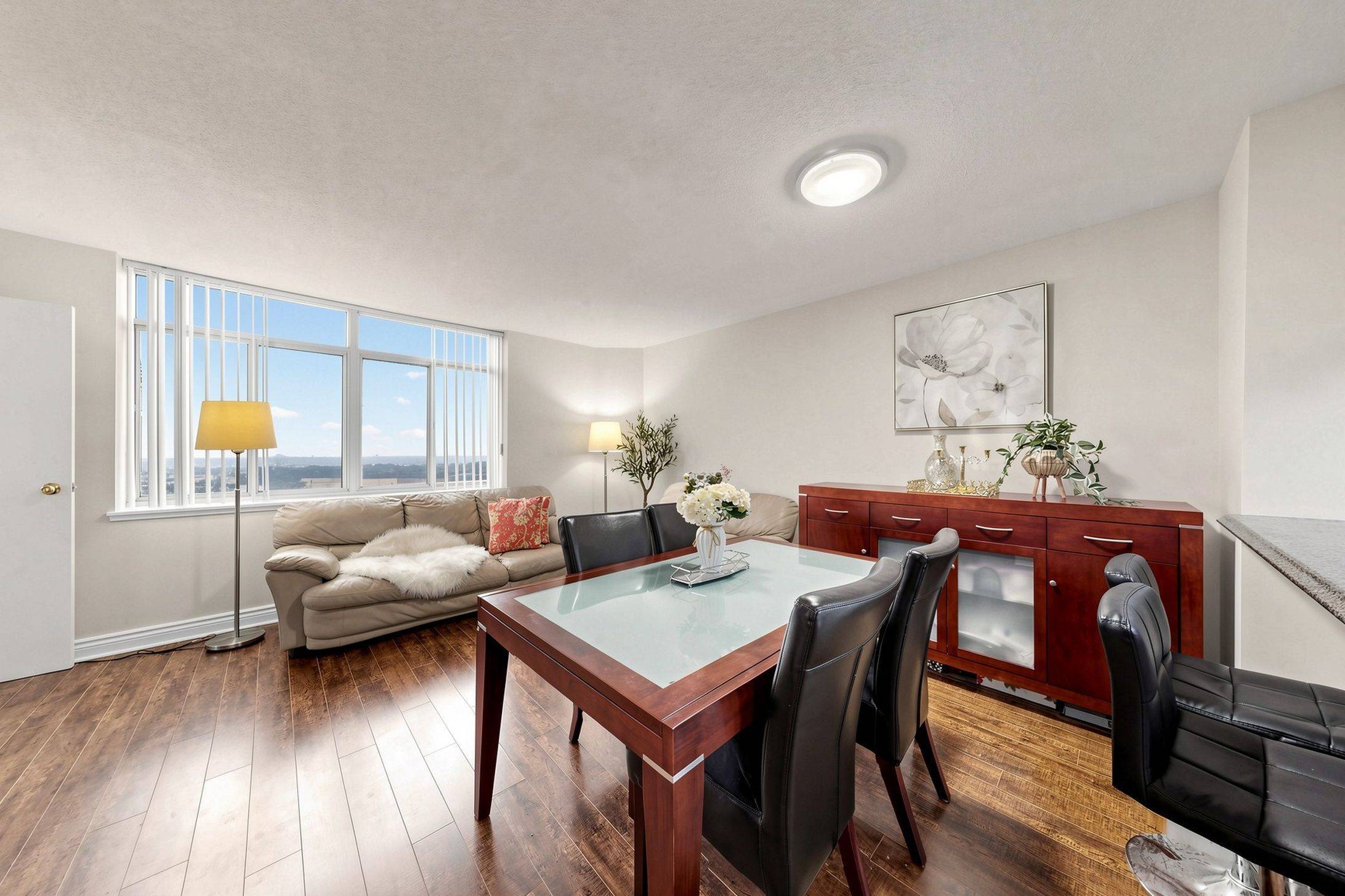 300 Webb DR #PH9, Mississauga, ON L5B 3W3