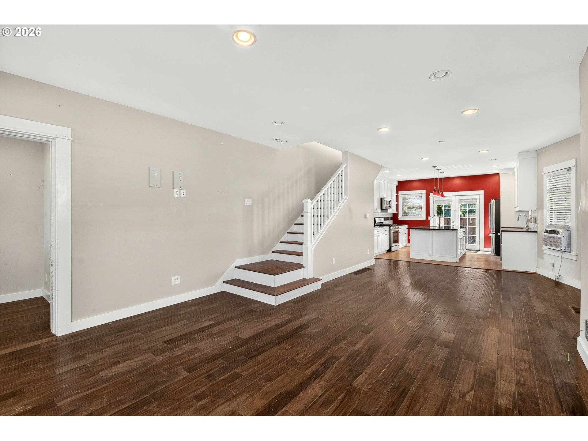 8028 SE TAYLOR ST, Portland, OR 97215