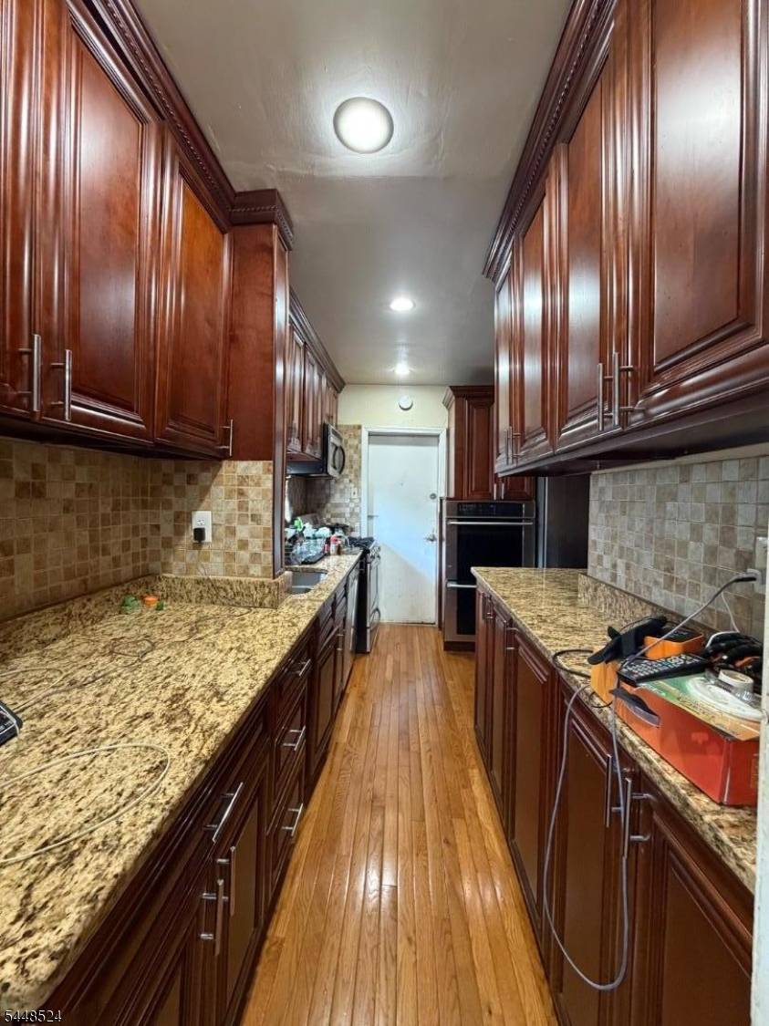 139 Osborne Ter, Newark City, NJ 07108