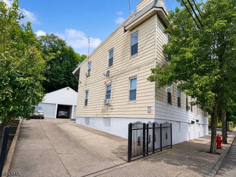 25 Belmont Ave, Paterson City, NJ 07522
