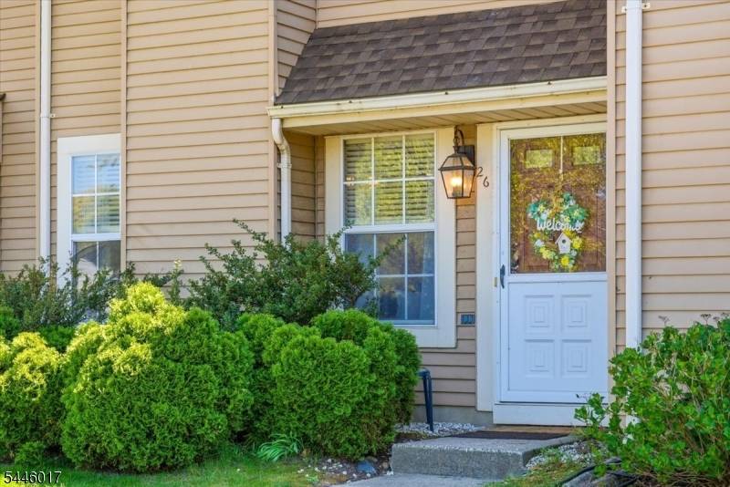 26 Alameda Ct, Eatontown Boro, NJ 07724