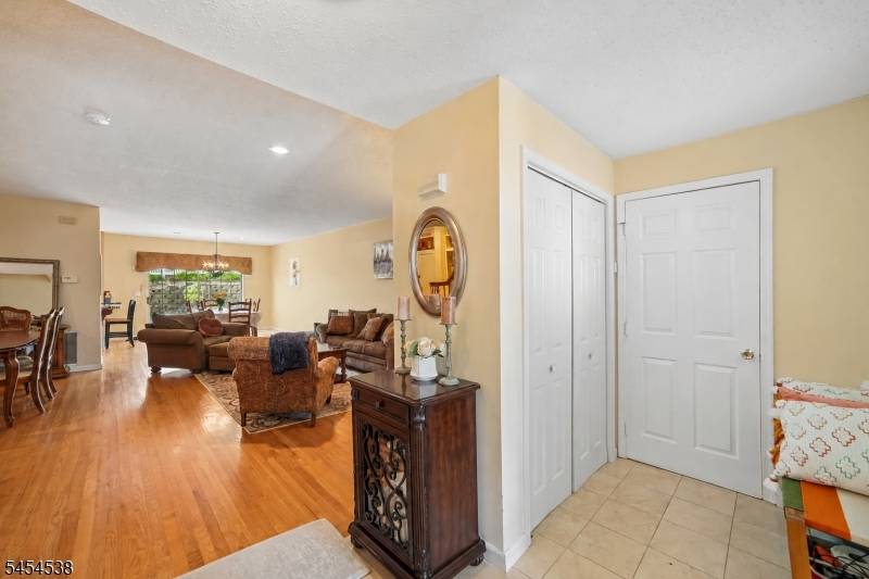6 Hancock Dr, Morris Twp., NJ 07960