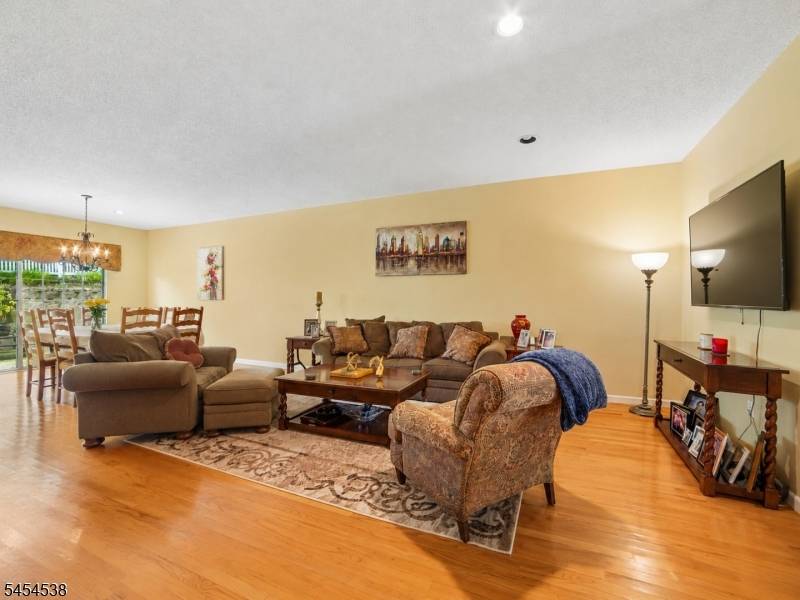 6 Hancock Dr, Morris Twp., NJ 07960