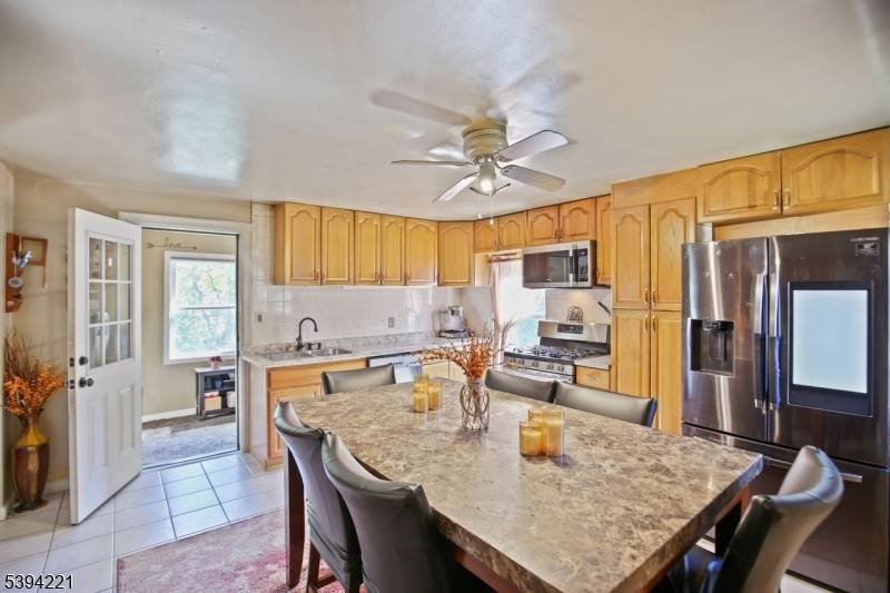 369 Queens Ct, Ridgewood Village, NJ 07450