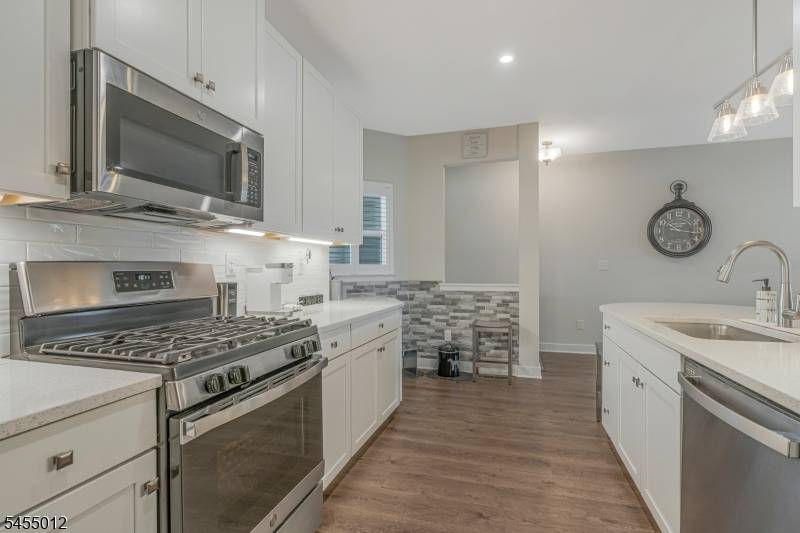 10 Red Shoulder Ln, Washington Twp., NJ 07882
