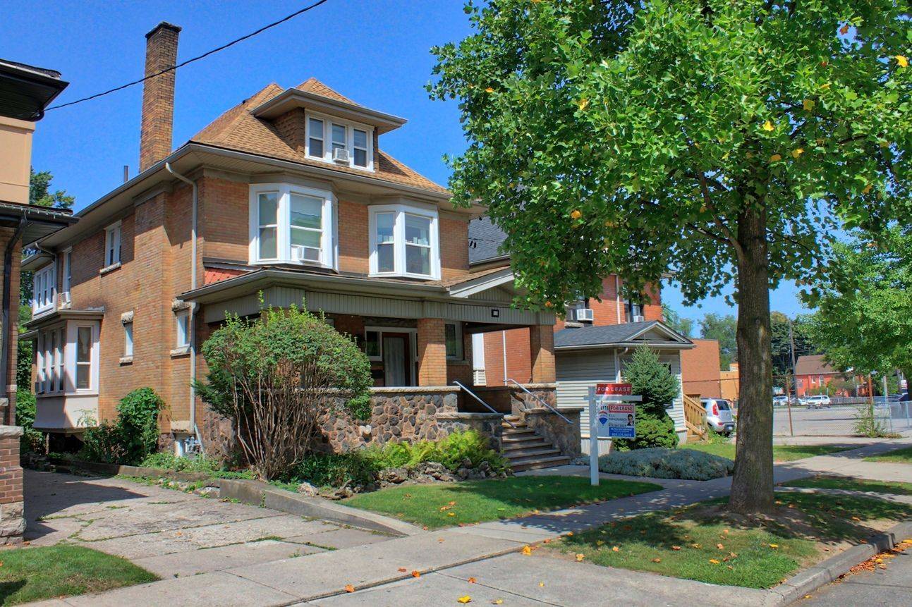 22 Blake ST, Hamilton, ON L8M 2S5