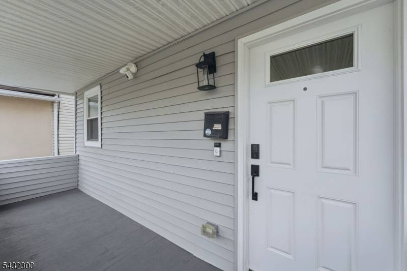 32 Willard St, Garfield City, NJ 07026