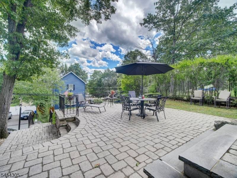 146 Monroe Trl, Hopatcong Boro, NJ 07843