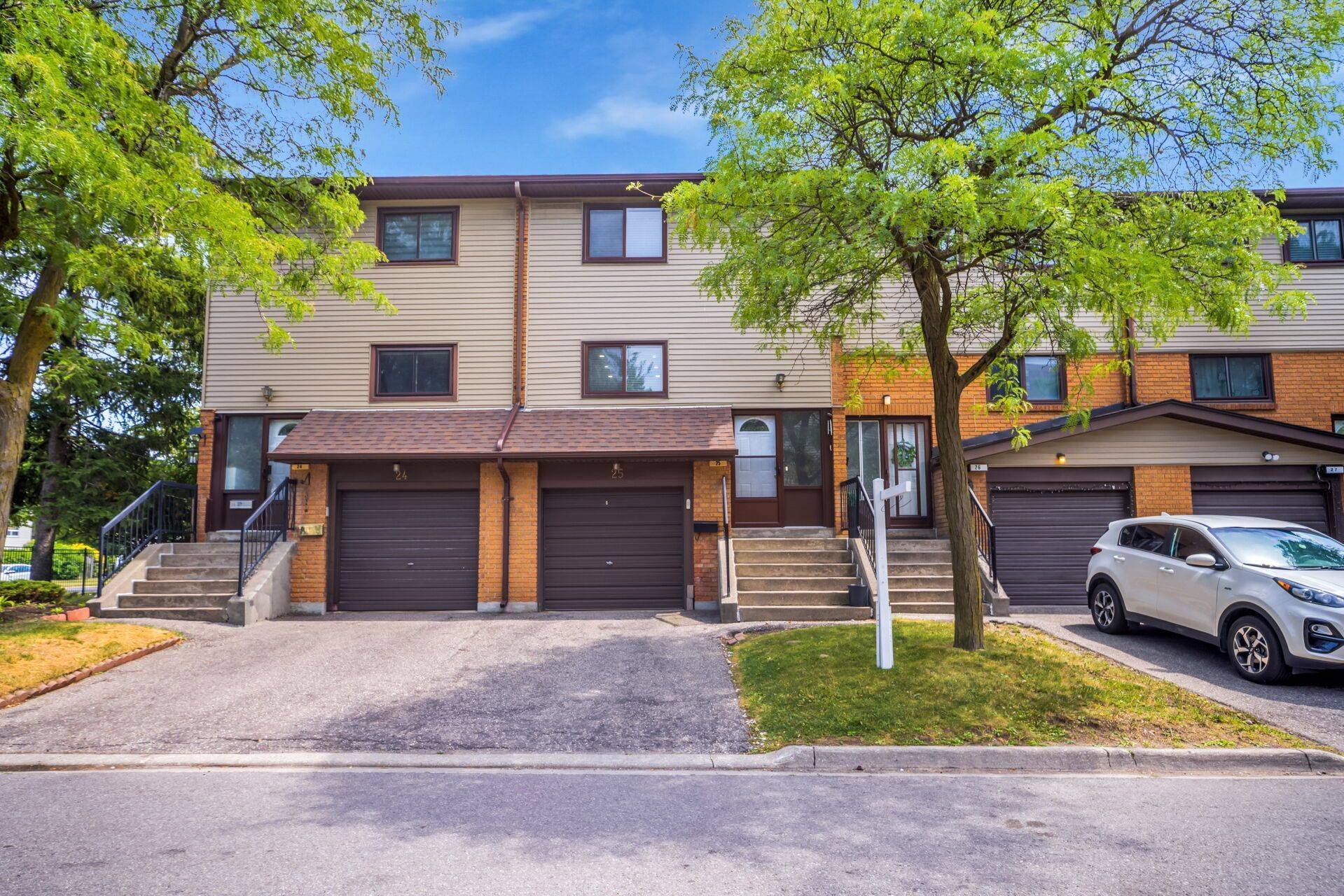 25 Carleton PL, Brampton, ON L6T 3Z4