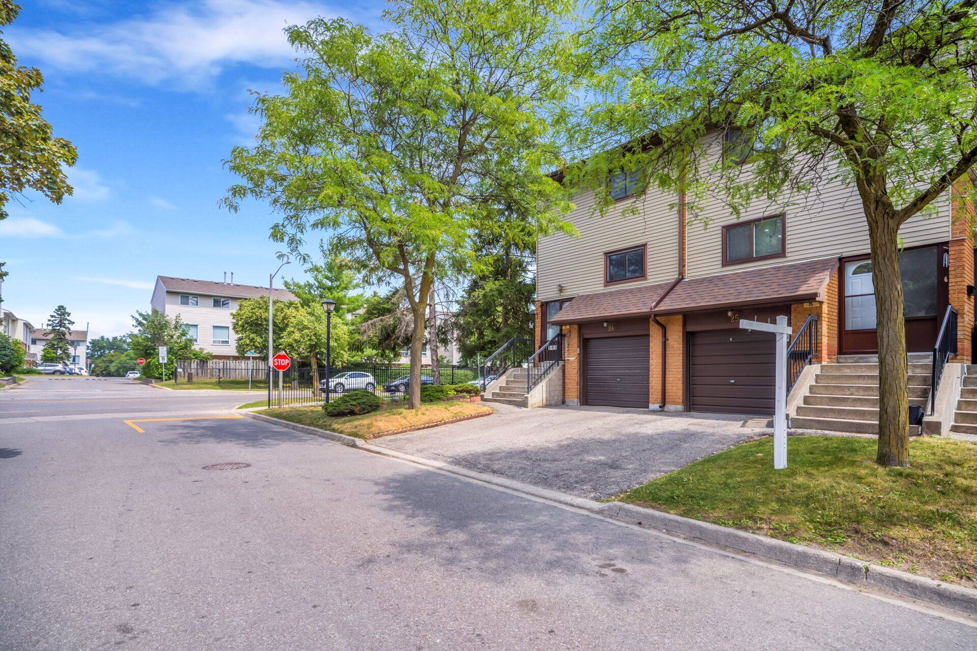 25 Carleton PL, Brampton, ON L6T 3Z4