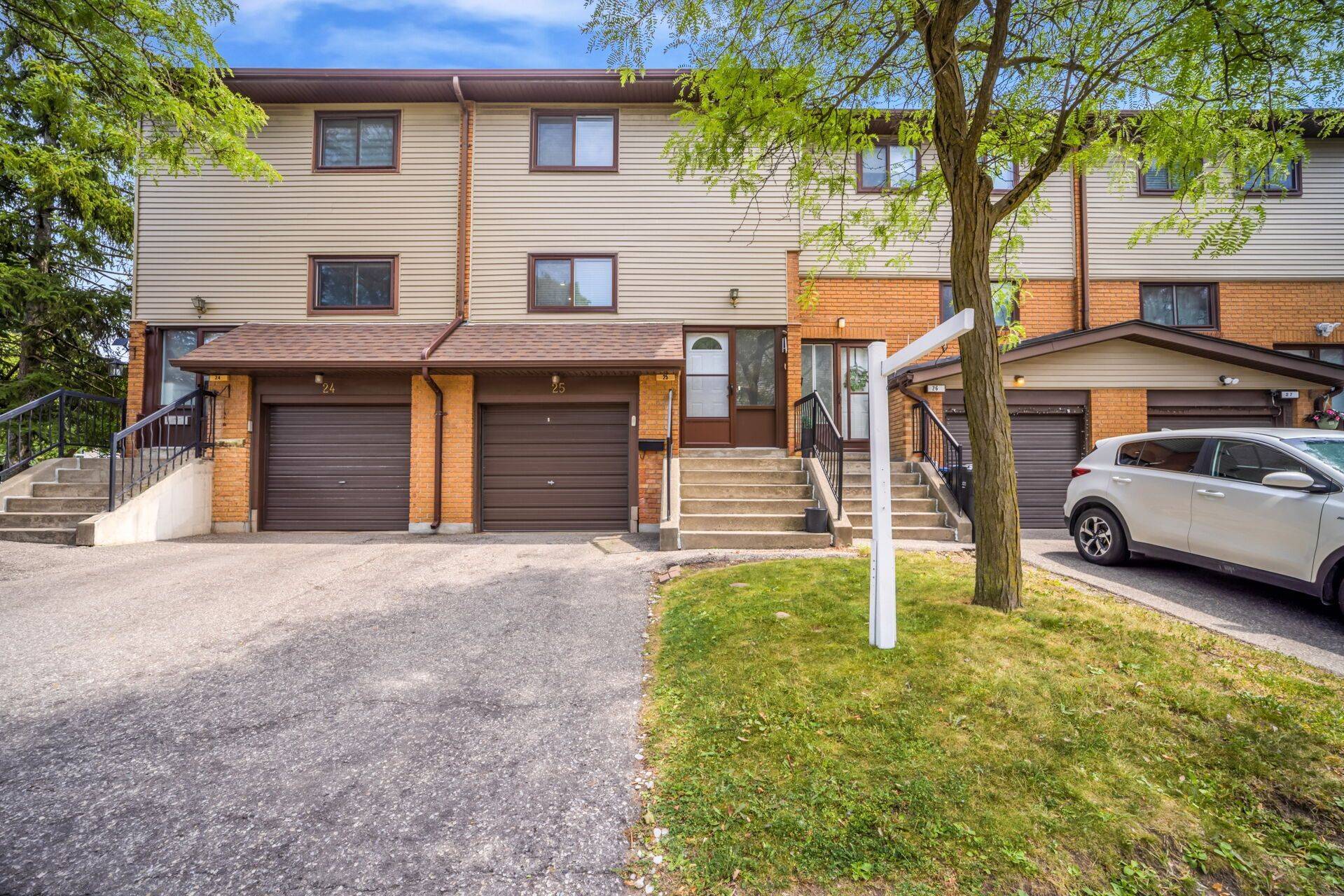 25 Carleton PL, Brampton, ON L6T 3Z4