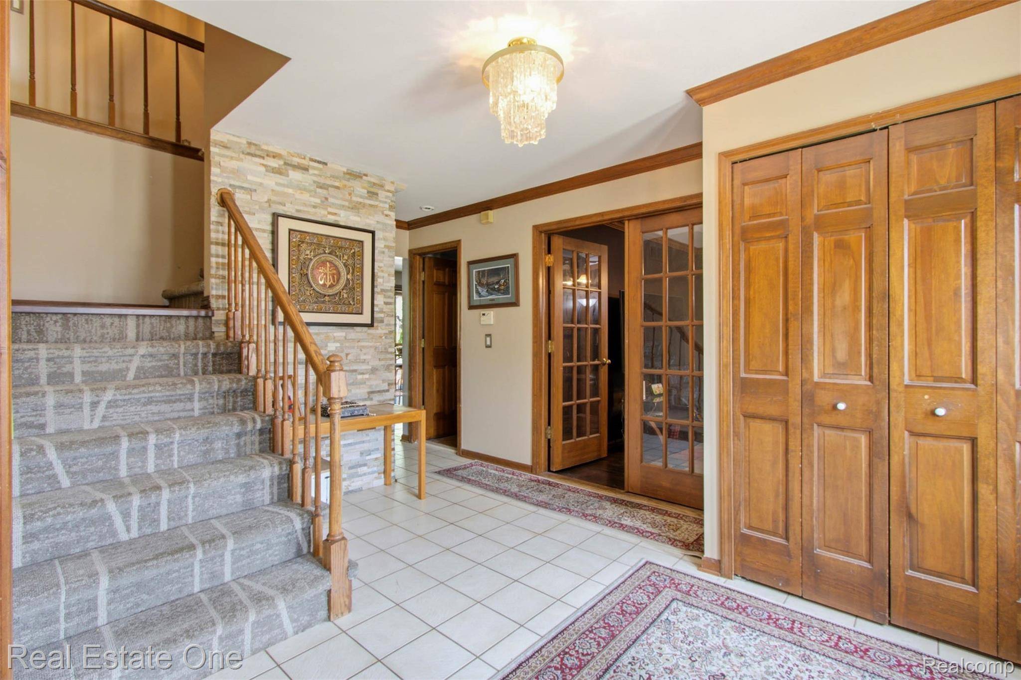 26560 Wilson DR, Dearborn Heights, MI 48127