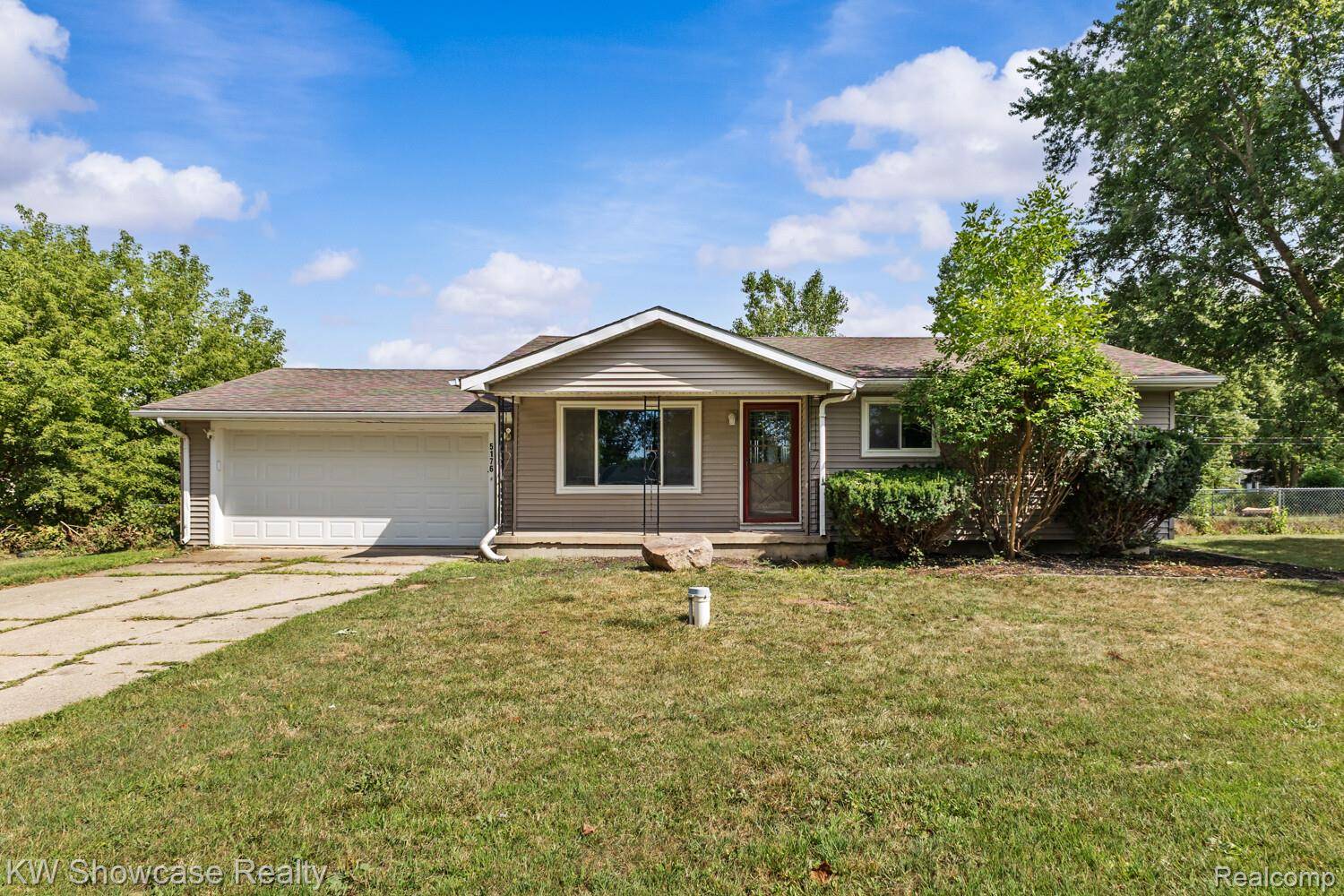 5176 Ray RD, Mundy Township, MI 48451