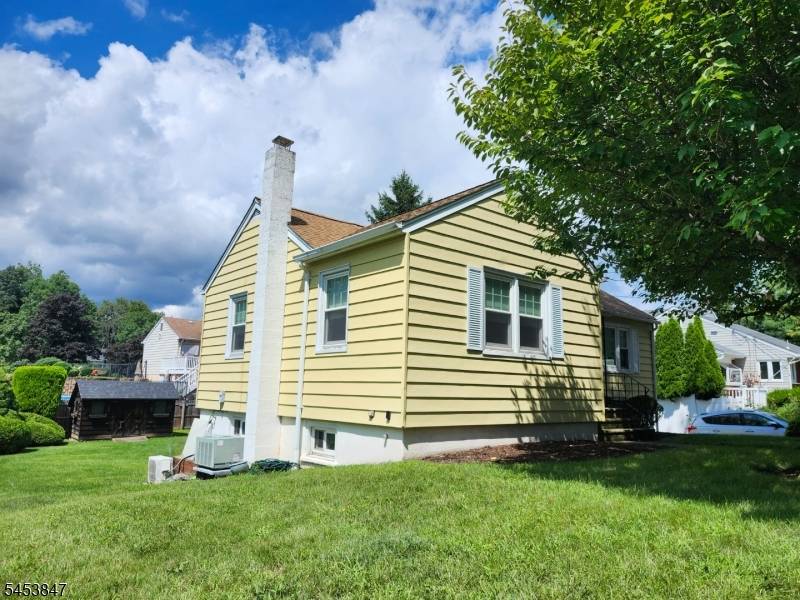 11 Bullens Ave, Wayne Twp., NJ 07470