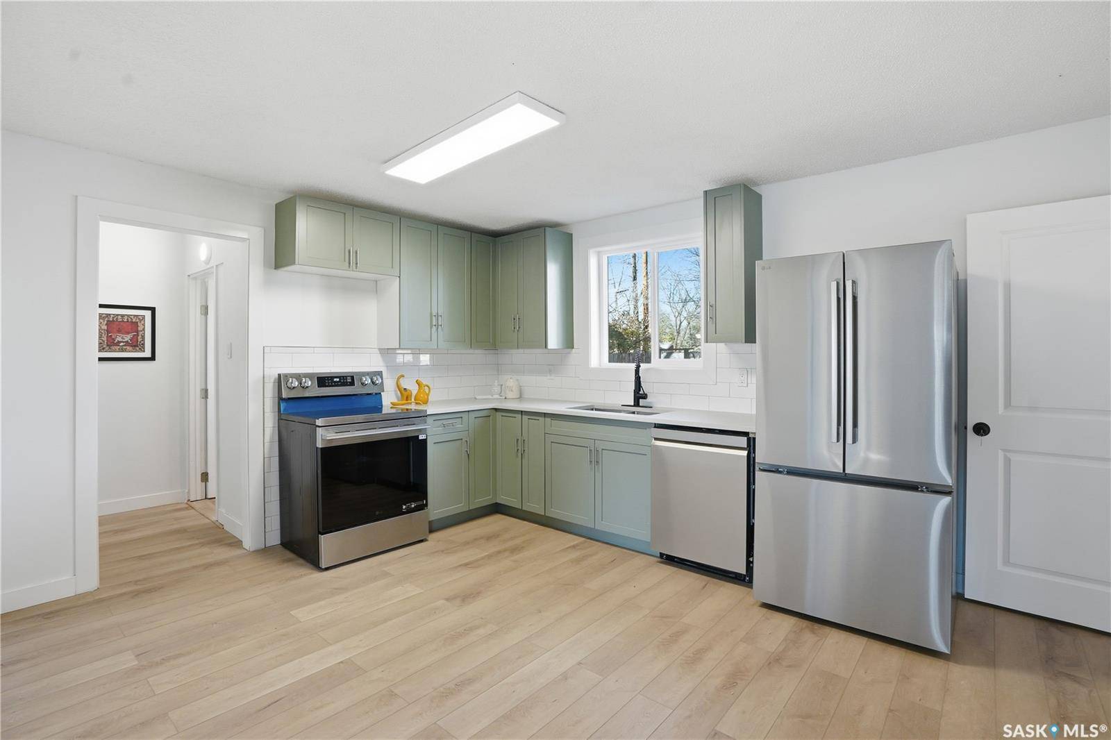 100 32nd STREET W, Saskatoon, SK S7L 0S1