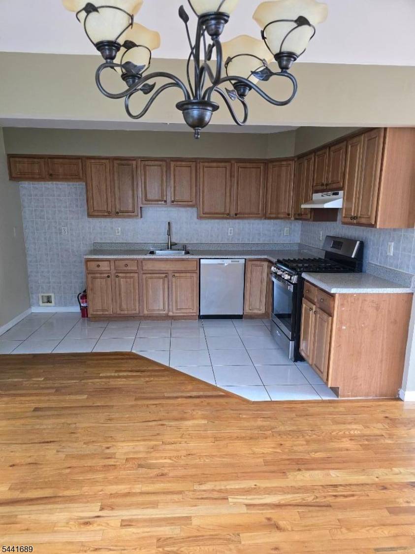311 S Park St, Elizabeth City, NJ 07206