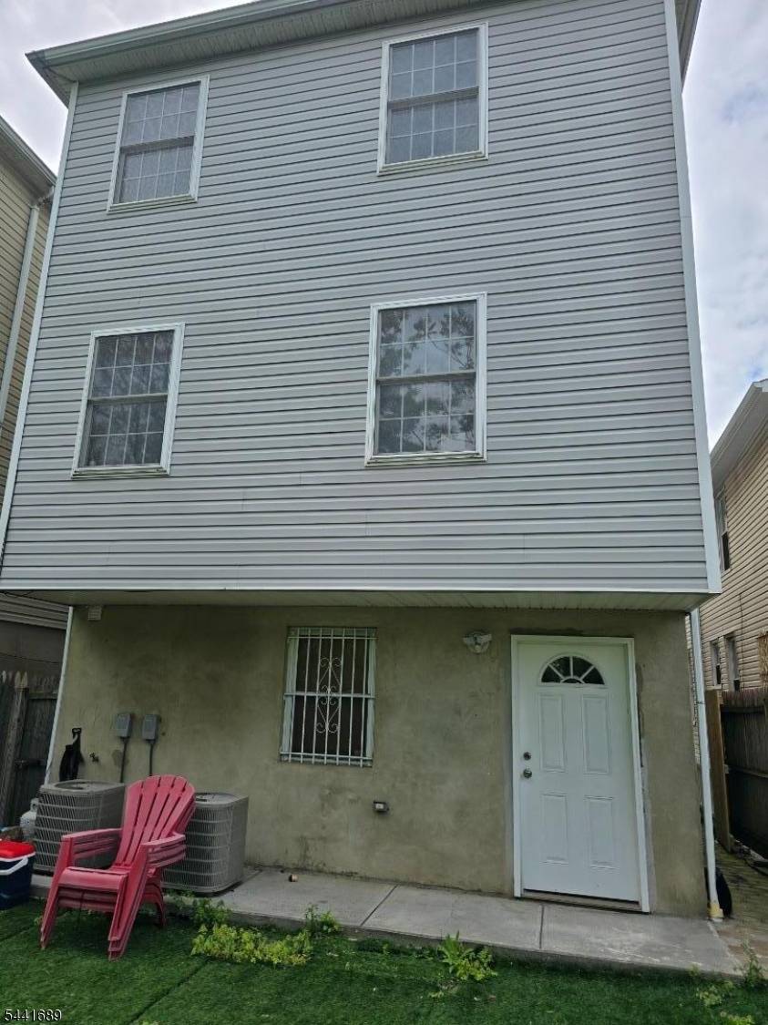 311 S Park St, Elizabeth City, NJ 07206