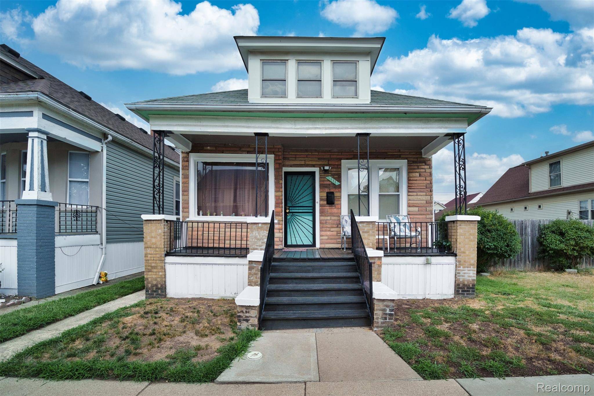 3911 Yemans ST, Hamtramck, MI 48212