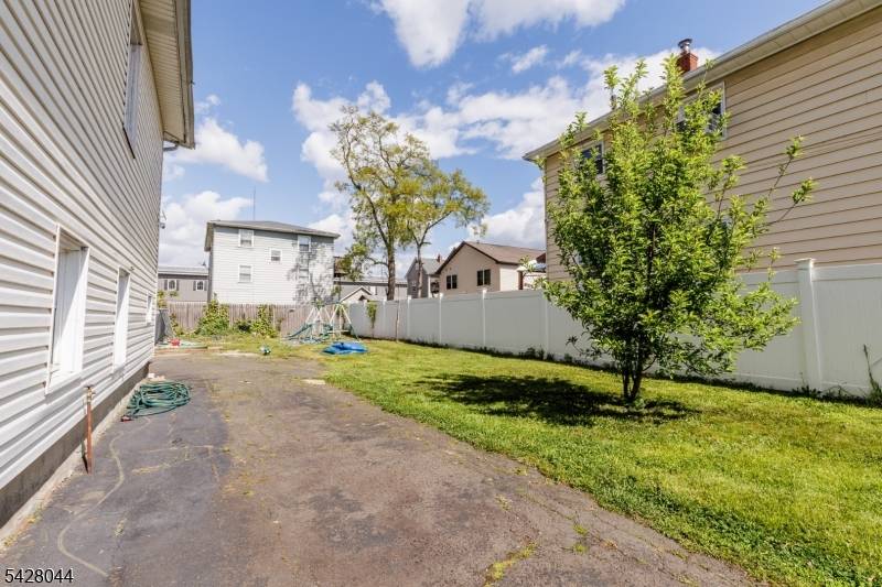 627 Van Buren Ave, Linden City, NJ 07036