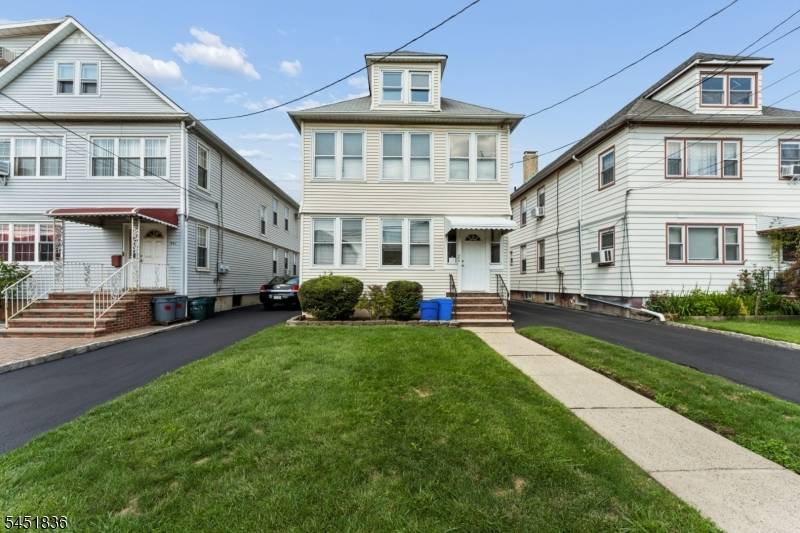 537 Maple Ave, Elizabeth City, NJ 07202