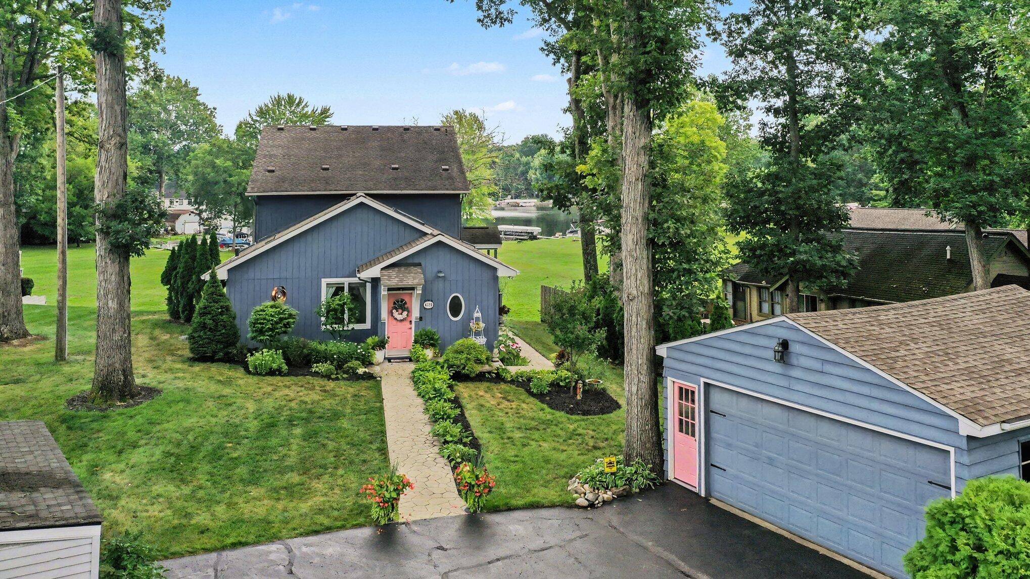 4720 Downing DR, Hamburg Twp, MI 48169