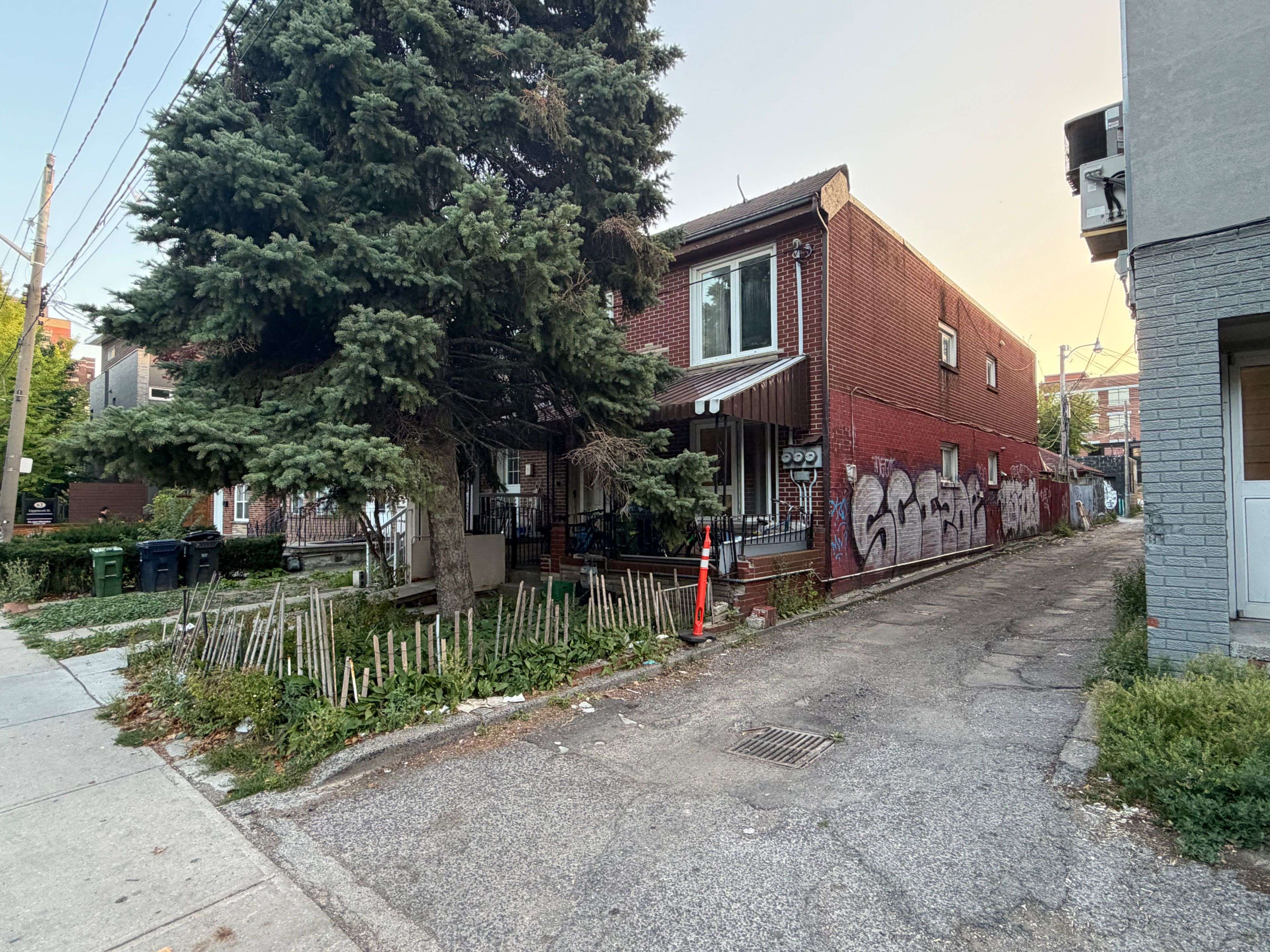 70 Lippincott ST, Toronto C01, ON M5T 2R5
